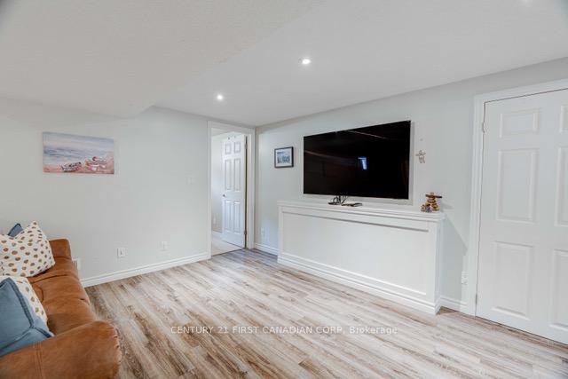 Photo 5 of Unit LOWER, 216 Irving Place, London, East D — HOMEH