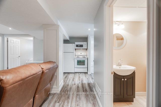 Photo 7 of Unit LOWER, 216 Irving Place, London, East D — HOMEH
