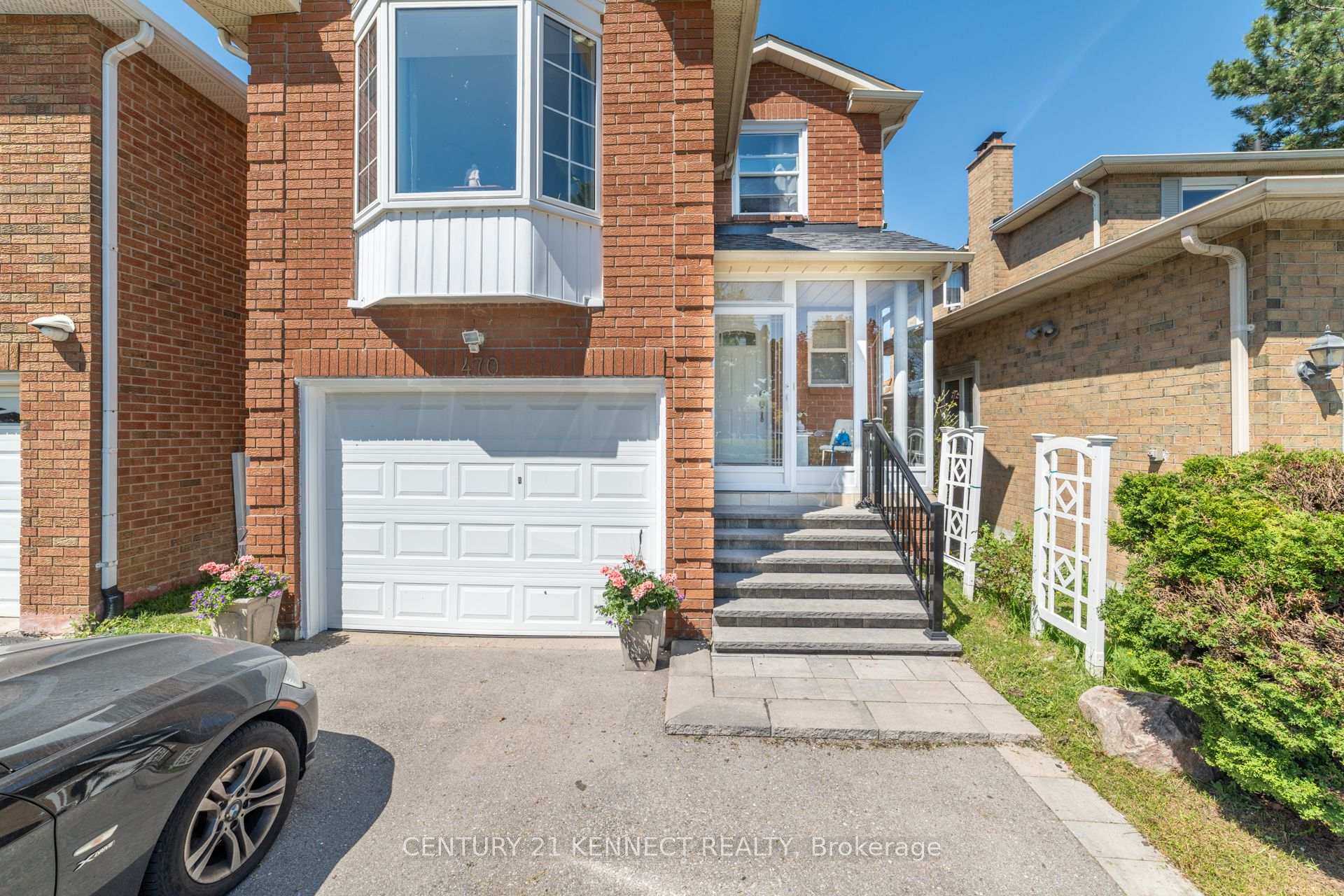 Photo 2 of 470 Brownridge Drive, Vaughan, Brownridge — HOMEH