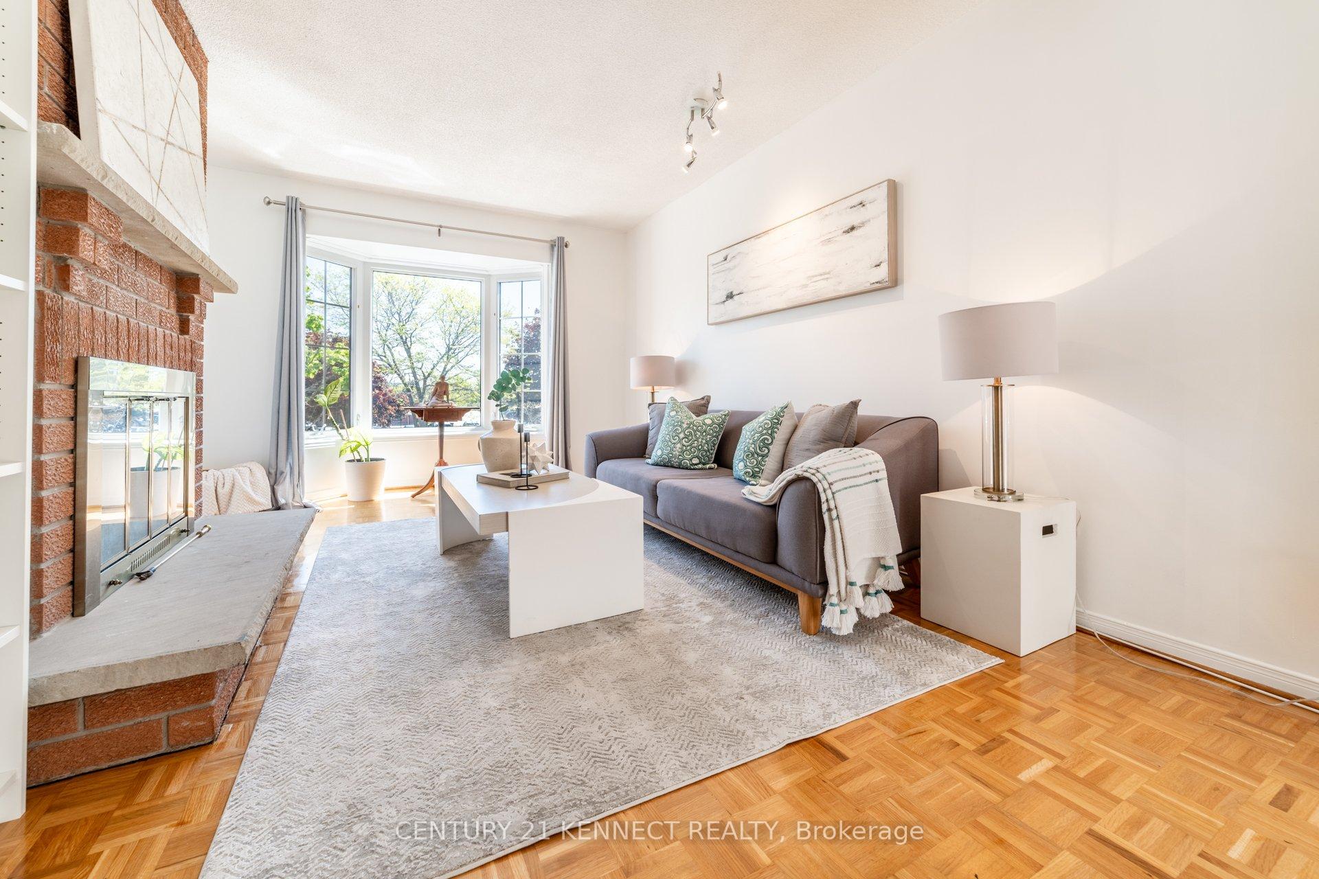 Photo 5 of 470 Brownridge Drive, Vaughan, Brownridge — HOMEH