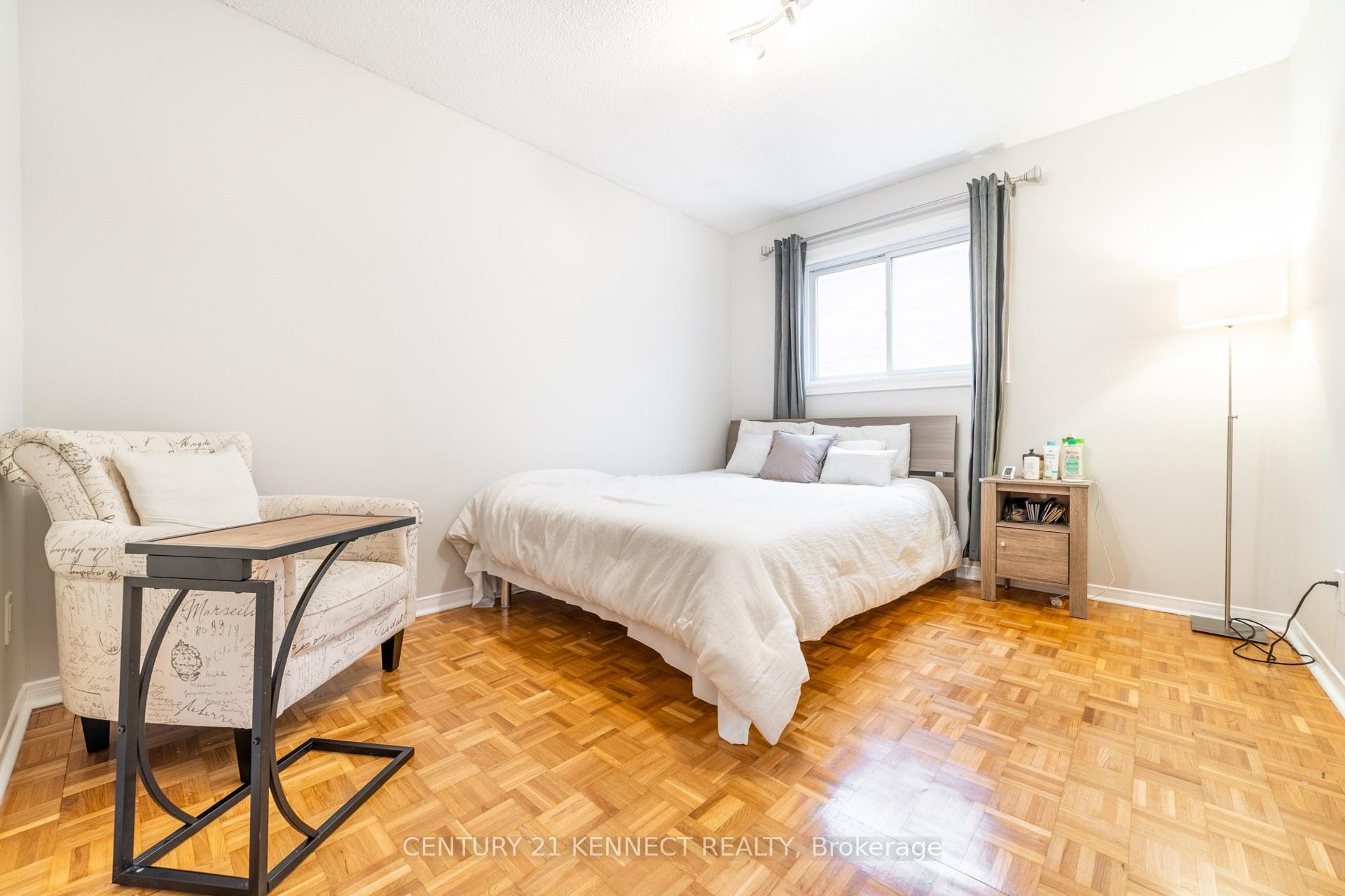 Photo 12 of 470 Brownridge Drive, Vaughan, Brownridge — HOMEH
