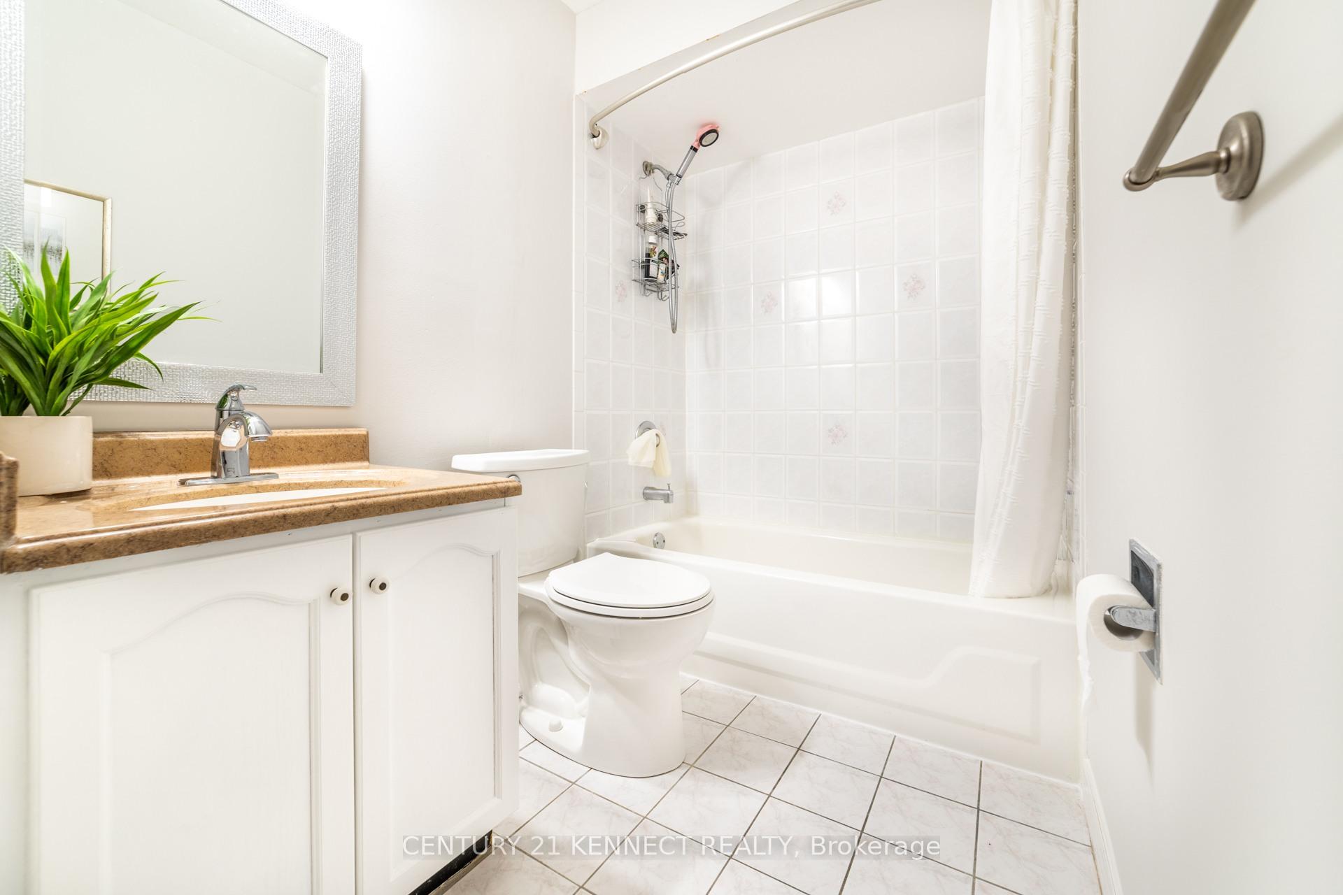 Photo 16 of 470 Brownridge Drive, Vaughan, Brownridge — HOMEH