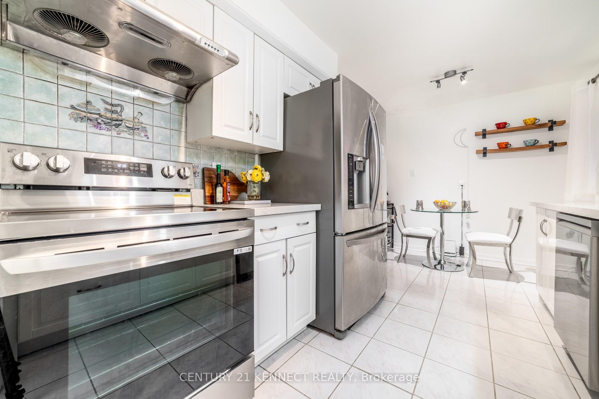 Photo 26 of 470 Brownridge Drive, Vaughan, Brownridge — HOMEH