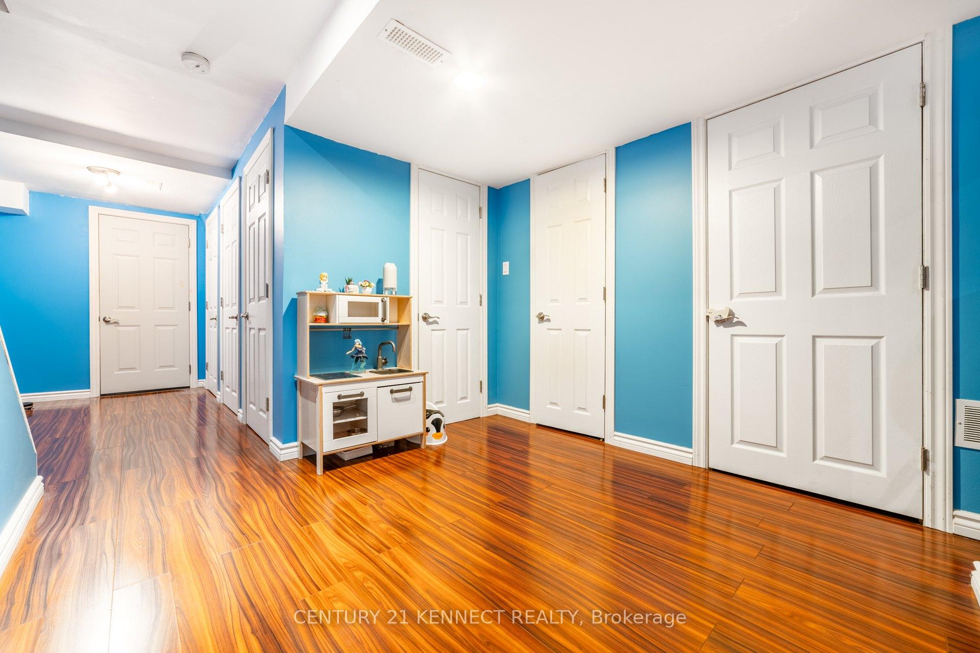 Photo 32 of 470 Brownridge Drive, Vaughan, Brownridge — HOMEH