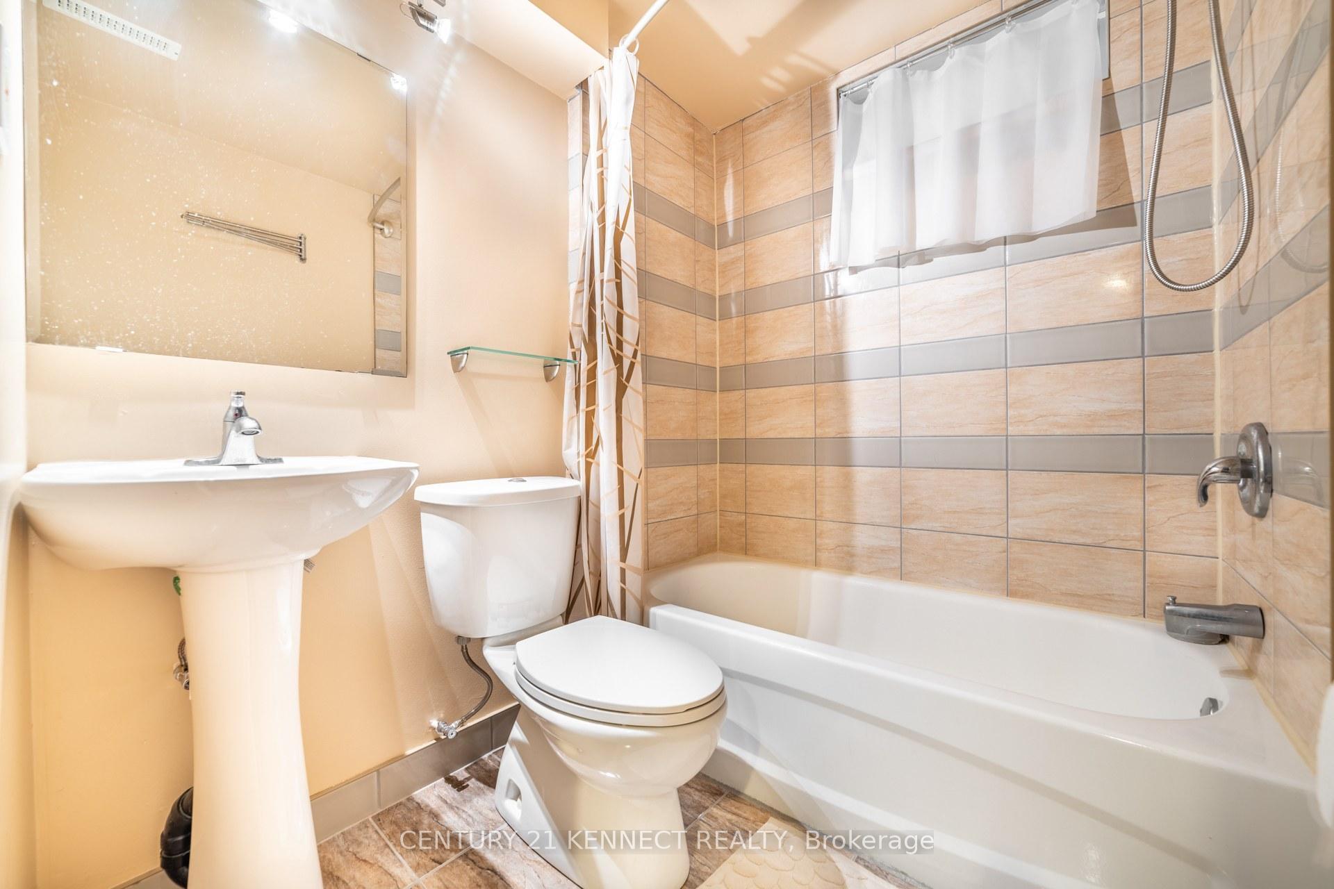 Photo 33 of 470 Brownridge Drive, Vaughan, Brownridge — HOMEH