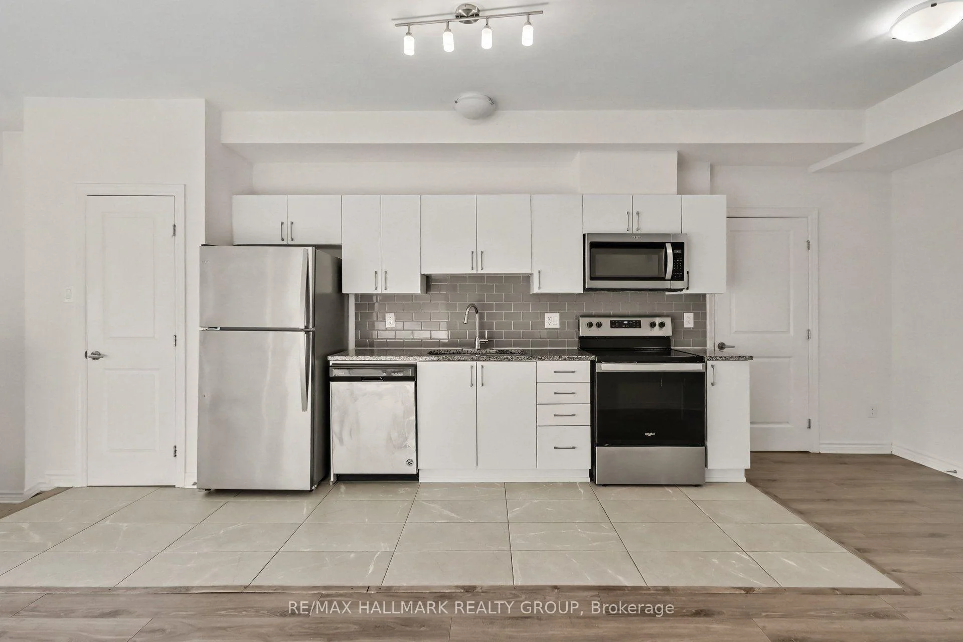 Photo 12 of Unit K, 50 Jaguar Private, Ottawa, Kanata - Emerald Meadows/Trailwest — HOMEH