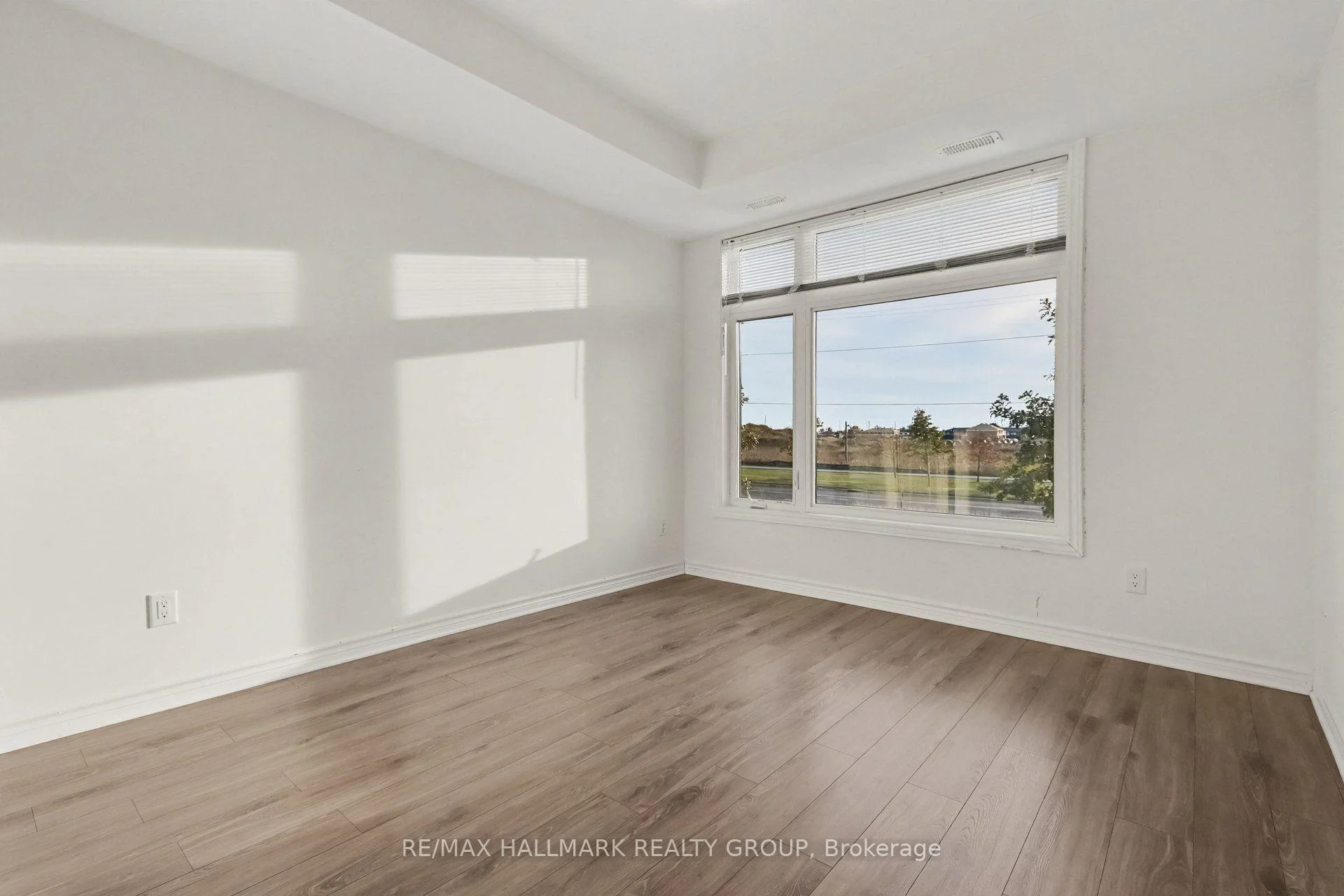 Photo 14 of Unit K, 50 Jaguar Private, Ottawa, Kanata - Emerald Meadows/Trailwest — HOMEH
