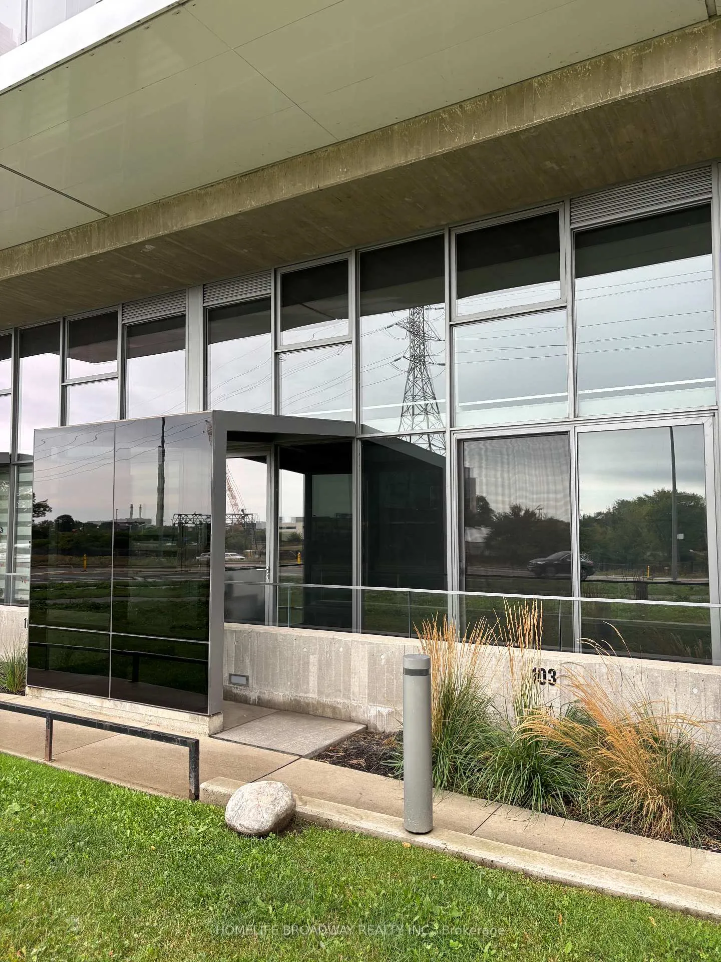Photo 1 of Unit Th103, 170 Bayview Avenue, Toronto, Waterfront Communities — HOMEH