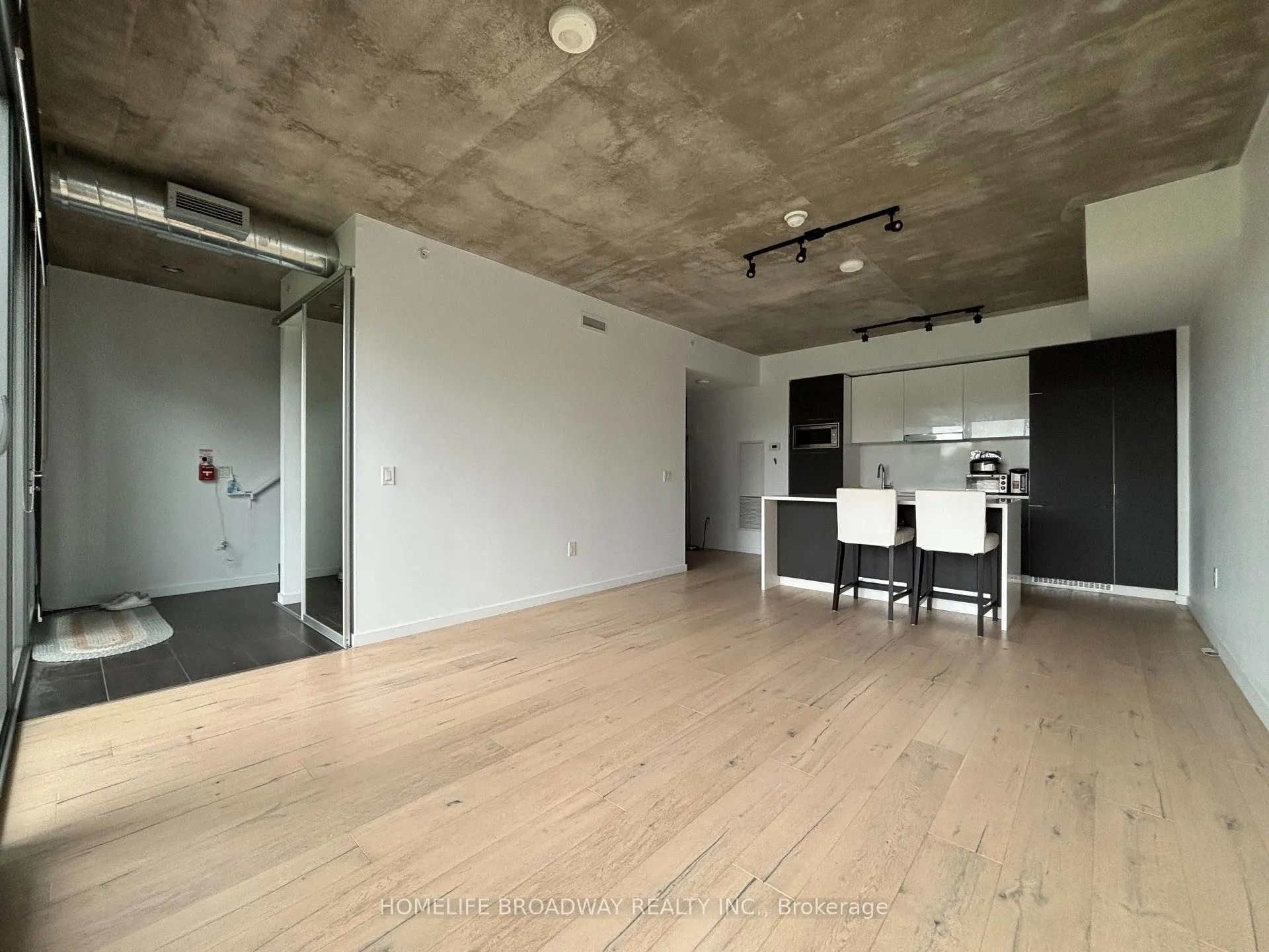 Photo 3 of Unit Th103, 170 Bayview Avenue, Toronto, Waterfront Communities — HOMEH