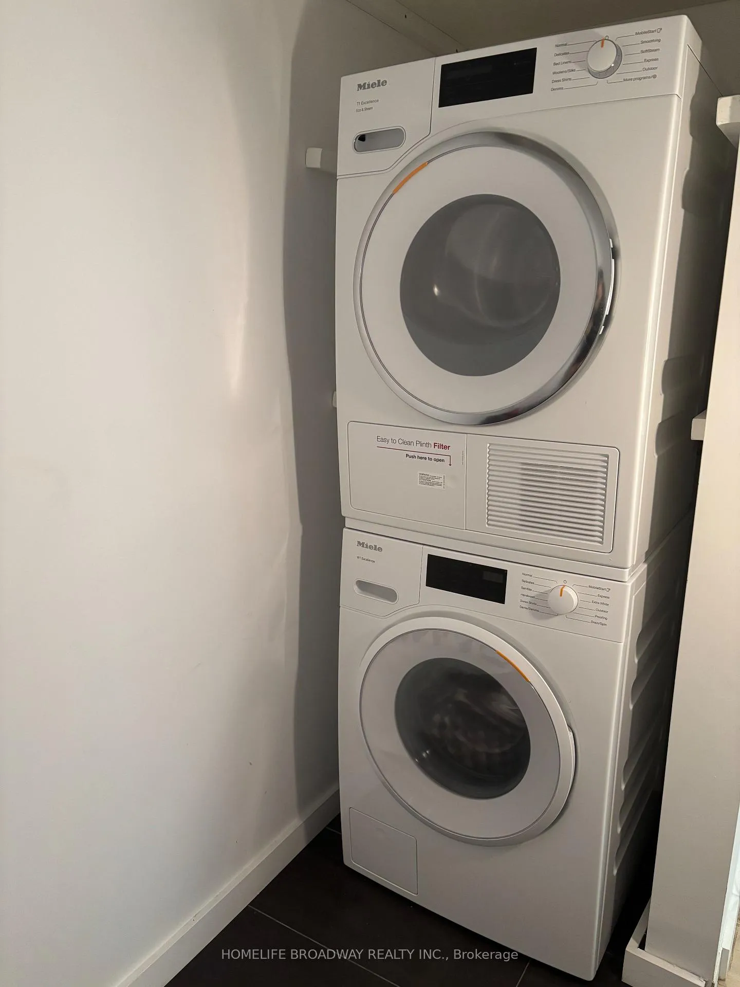 Photo 8 of Unit Th103, 170 Bayview Avenue, Toronto, Waterfront Communities — HOMEH