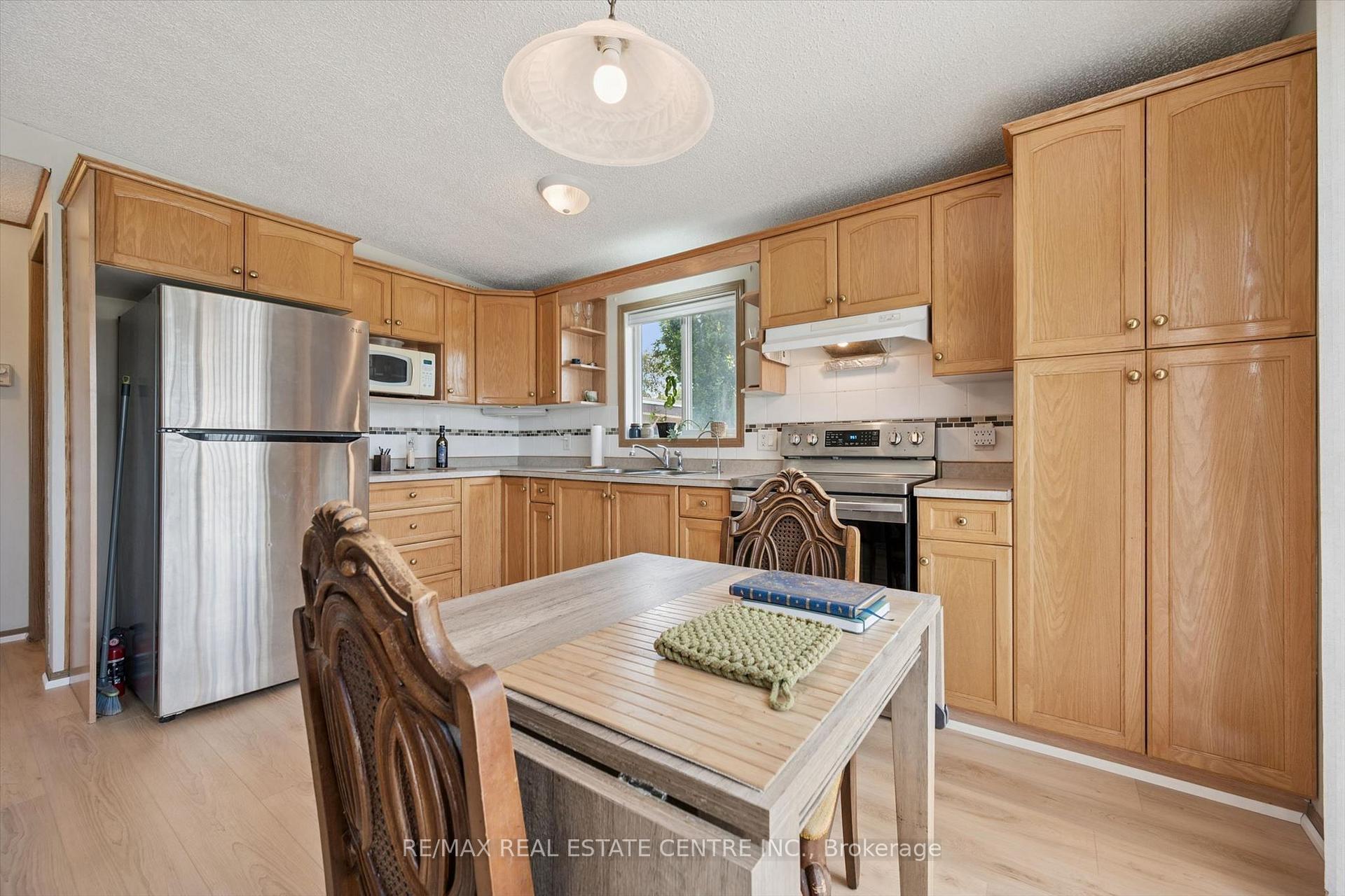 Photo 13 of 27 Trillium Beach Pvt Drive, Puslinch, Rural Puslinch East — HOMEH