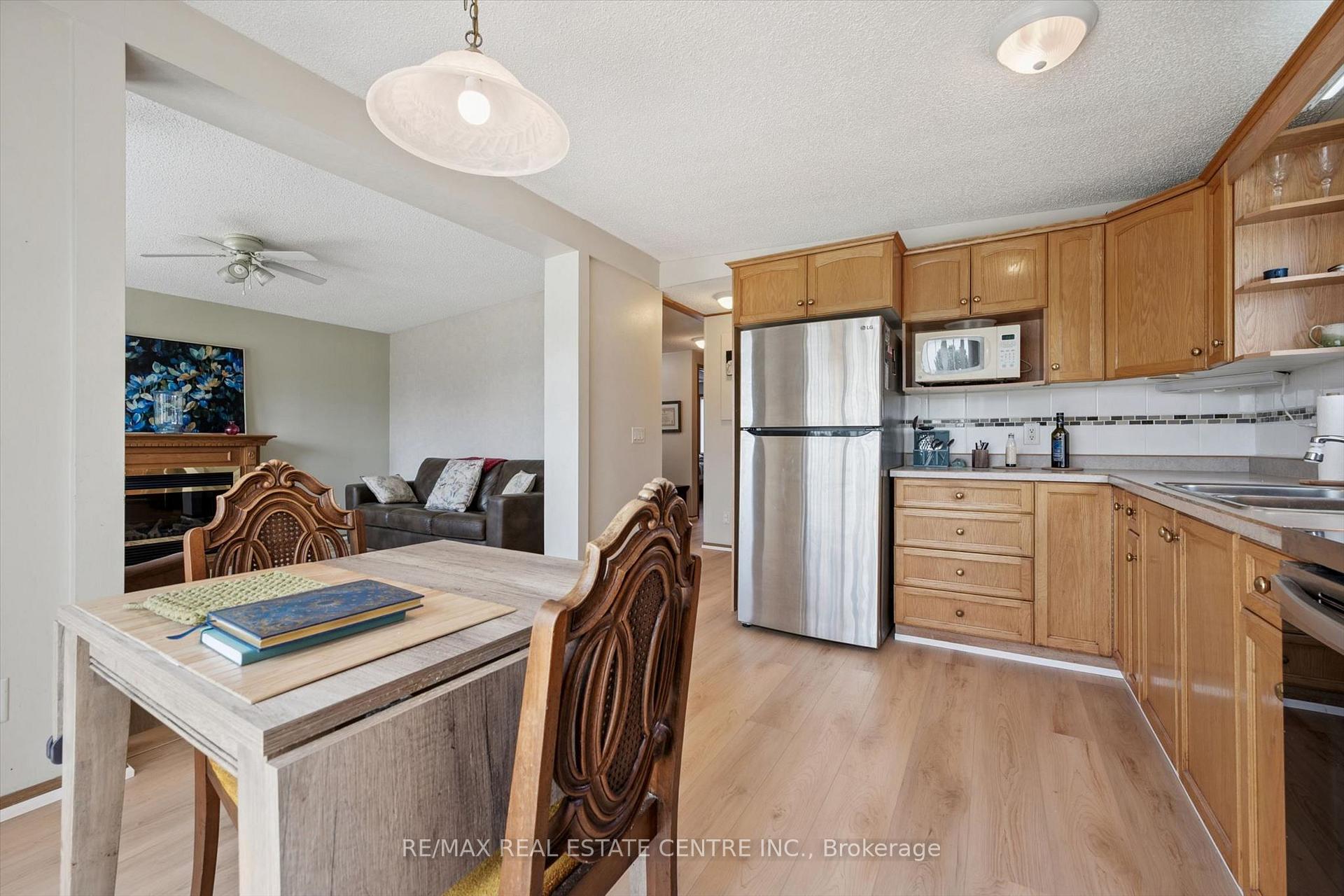 Photo 16 of 27 Trillium Beach Pvt Drive, Puslinch, Rural Puslinch East — HOMEH