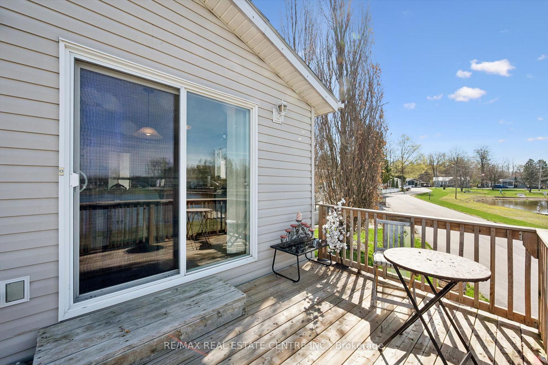 Photo 29 of 27 Trillium Beach Pvt Drive, Puslinch, Rural Puslinch East — HOMEH