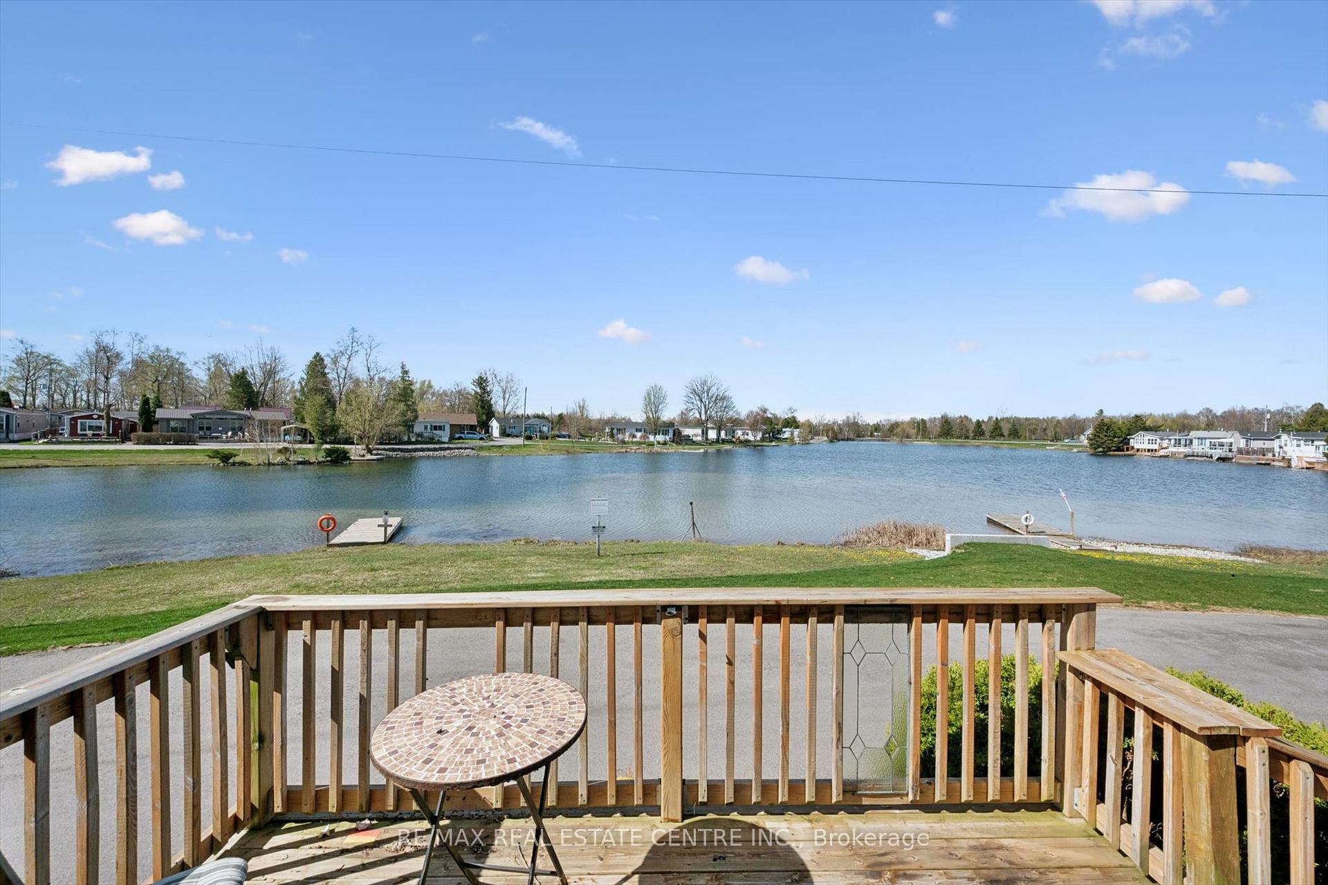 Photo 30 of 27 Trillium Beach Pvt Drive, Puslinch, Rural Puslinch East — HOMEH