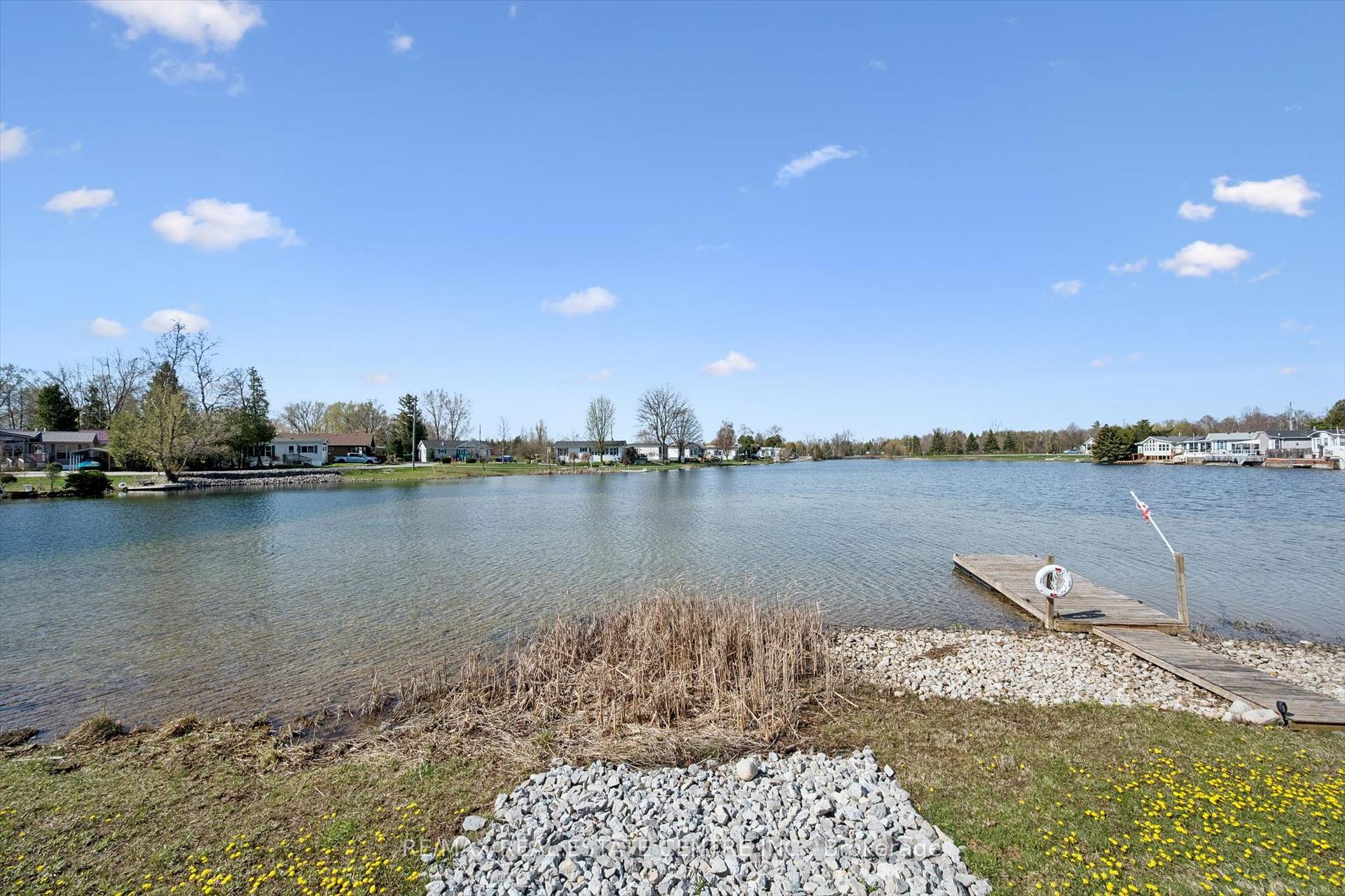 Photo 35 of 27 Trillium Beach Pvt Drive, Puslinch, Rural Puslinch East — HOMEH