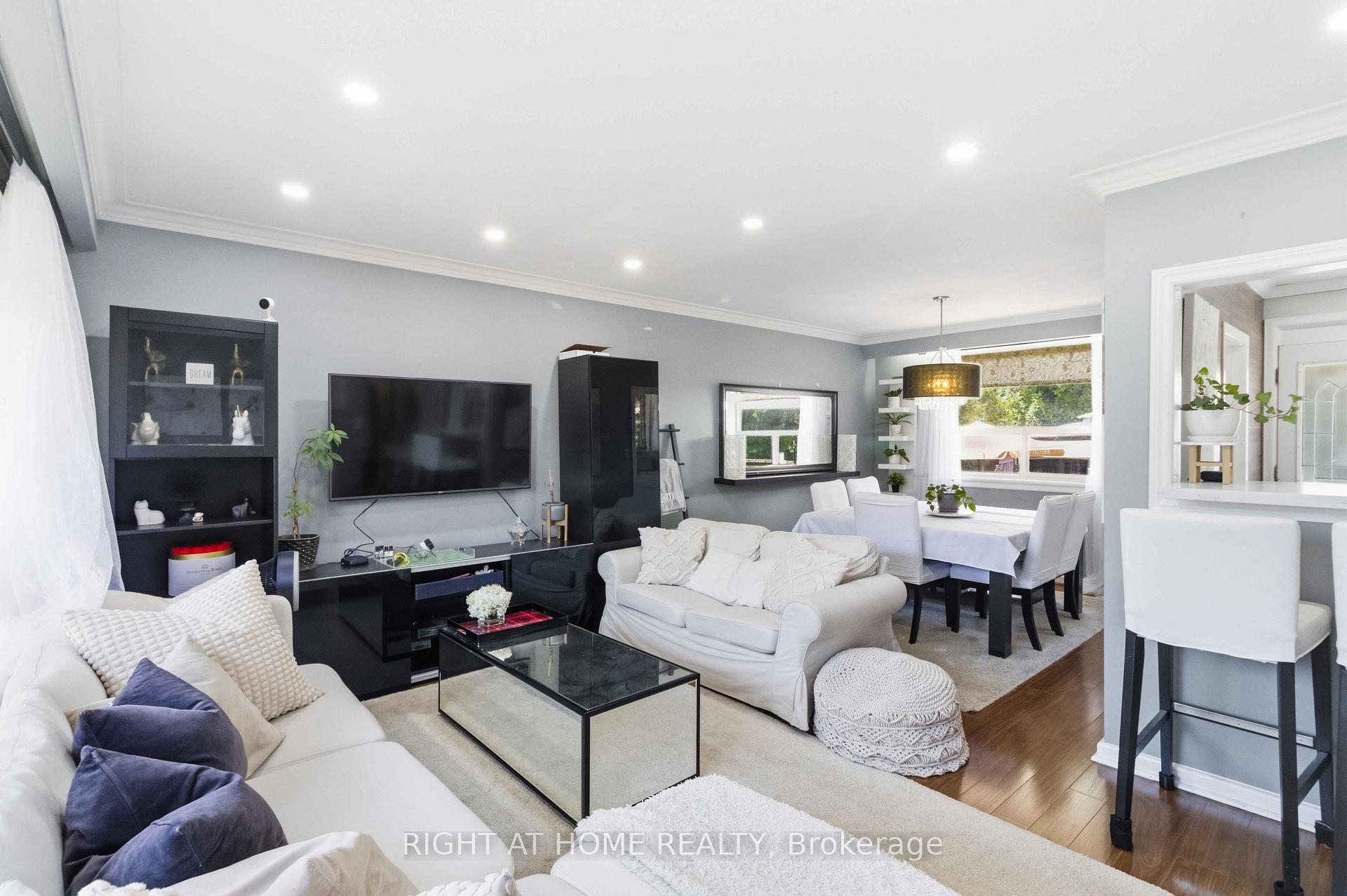 Photo 3 of 68 Barford Road, Etobicoke, Rexdale-Kipling — HOMEH
