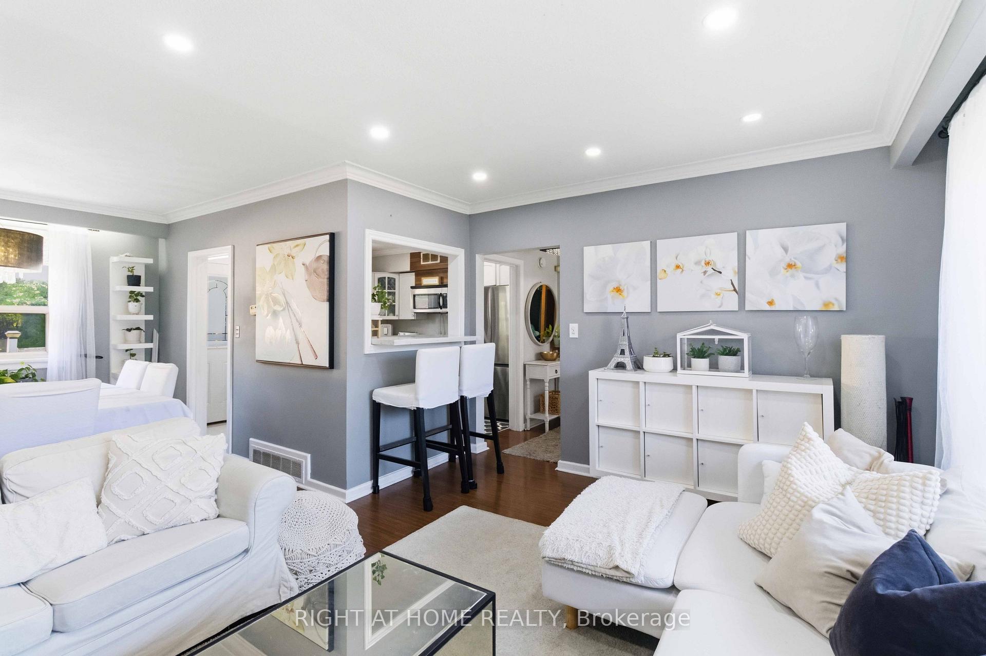 Photo 4 of 68 Barford Road, Etobicoke, Rexdale-Kipling — HOMEH