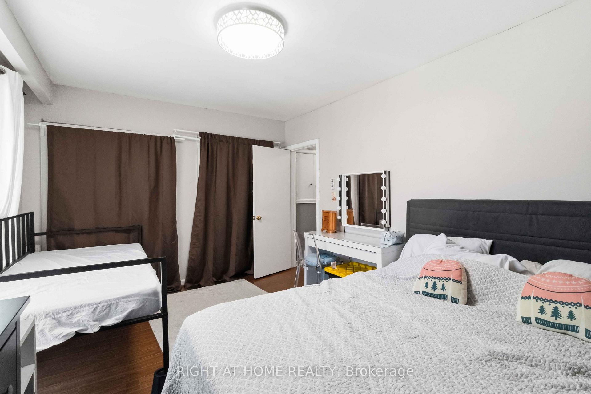 Photo 8 of 68 Barford Road, Etobicoke, Rexdale-Kipling — HOMEH