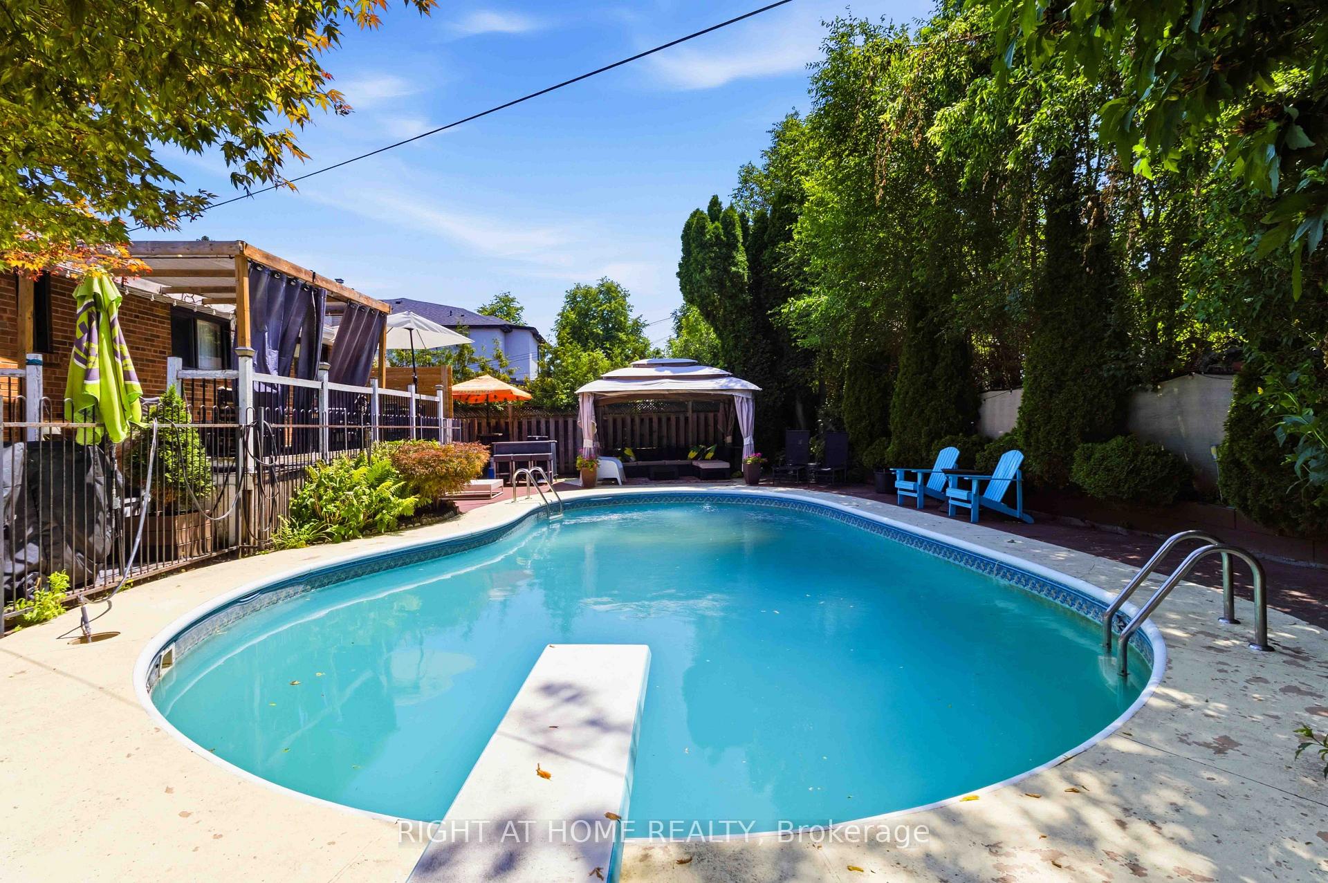 Photo 12 of 68 Barford Road, Etobicoke, Rexdale-Kipling — HOMEH