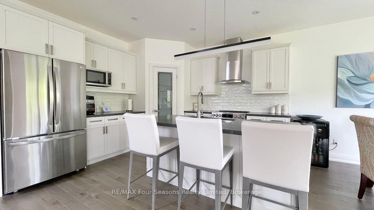 Photo 9 of 62 Foley Crescent, Collingwood — HOMEH