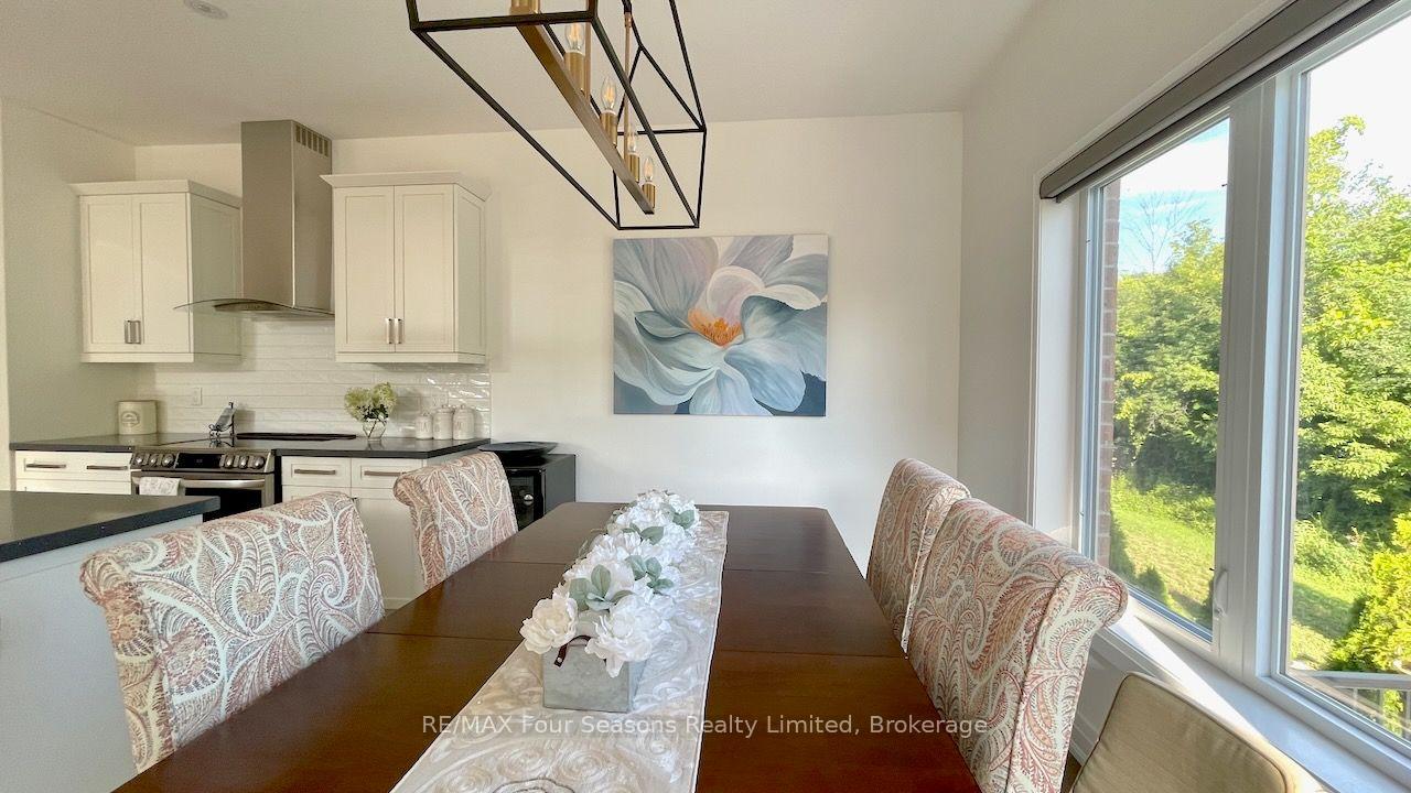 Photo 10 of 62 Foley Crescent, Collingwood — HOMEH