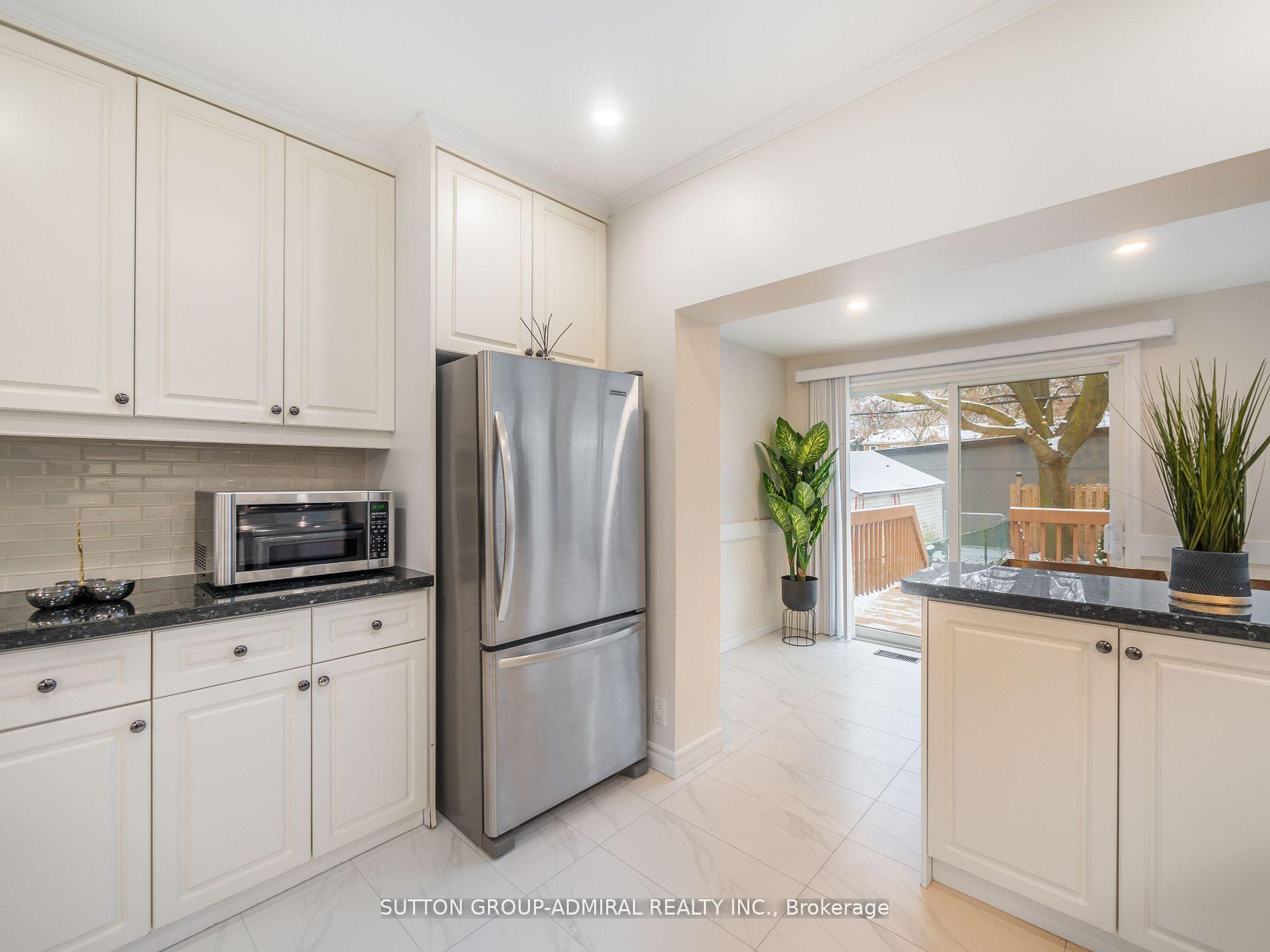Photo 20 of 389 Davisville Avenue, Toronto, Mount Pleasant East — HOMEH