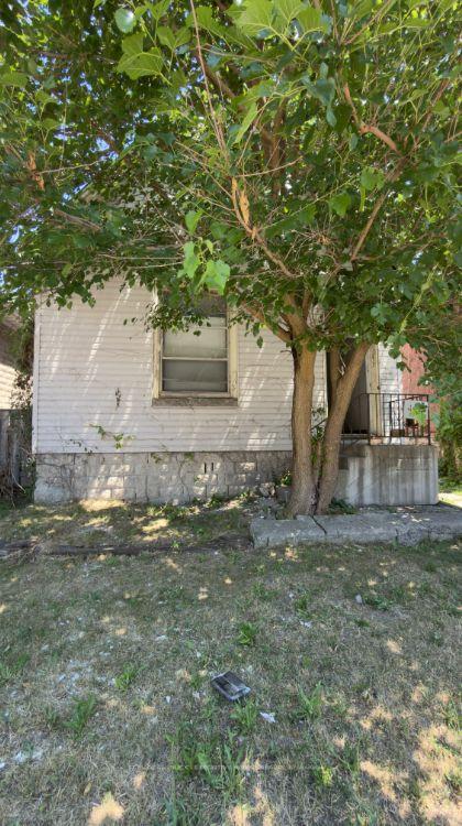 Photo 2 of 188 Wharncliffe Road S, London, South F — HOMEH