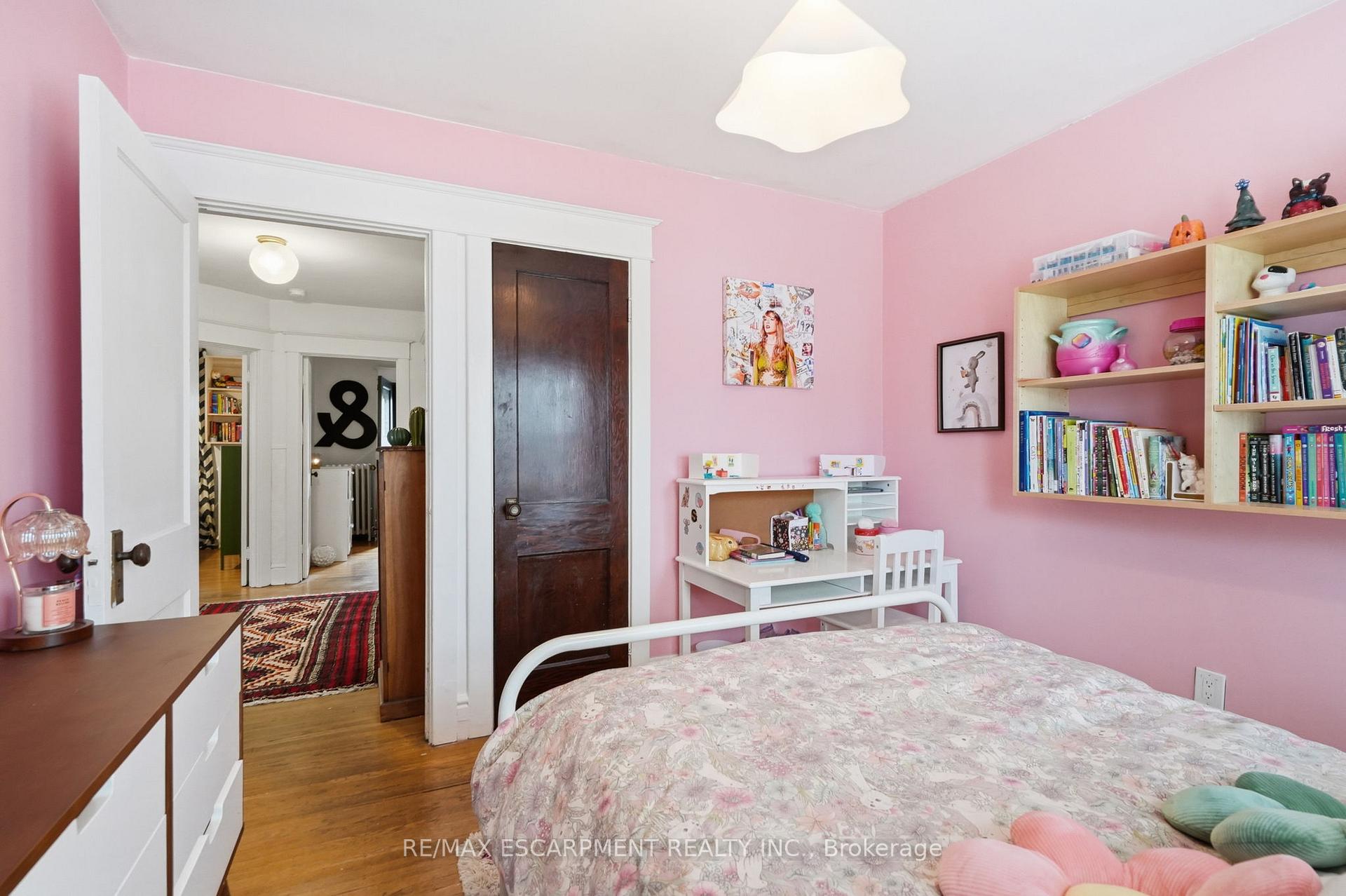 Photo 19 of 37 Connaught Avenue S, Hamilton, Stipley — HOMEH