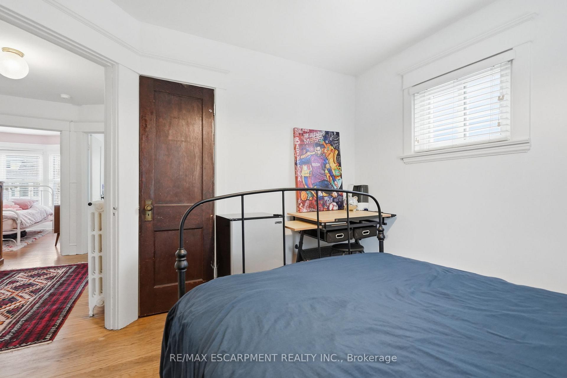 Photo 25 of 37 Connaught Avenue S, Hamilton, Stipley — HOMEH