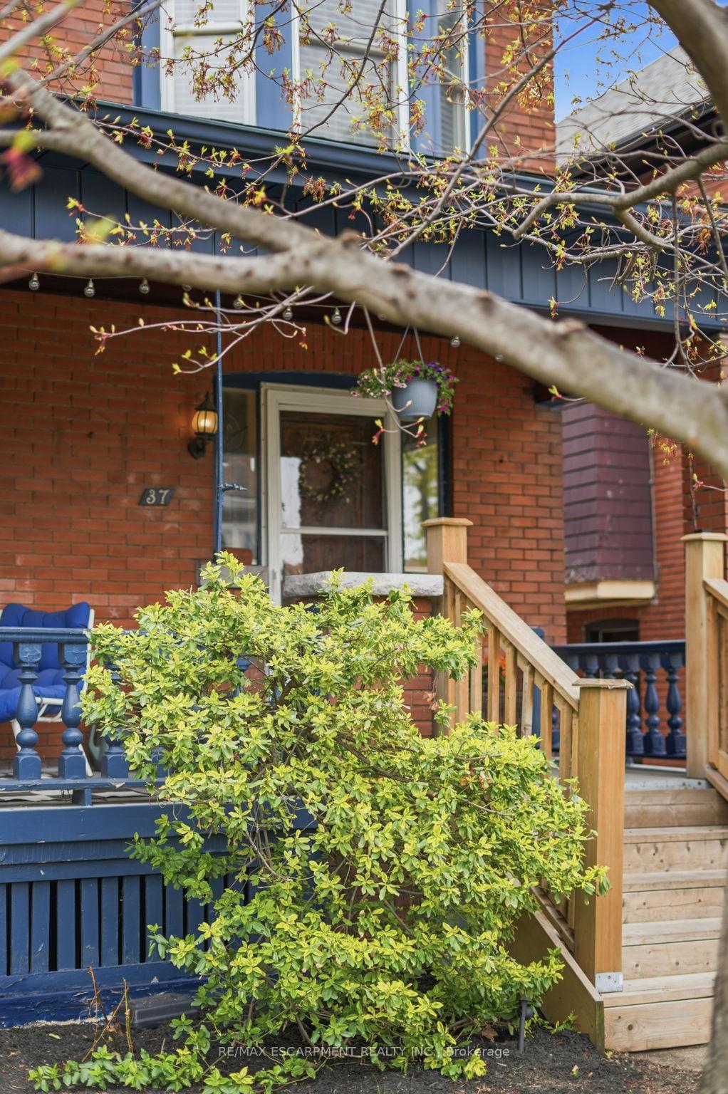 Photo 40 of 37 Connaught Avenue S, Hamilton, Stipley — HOMEH