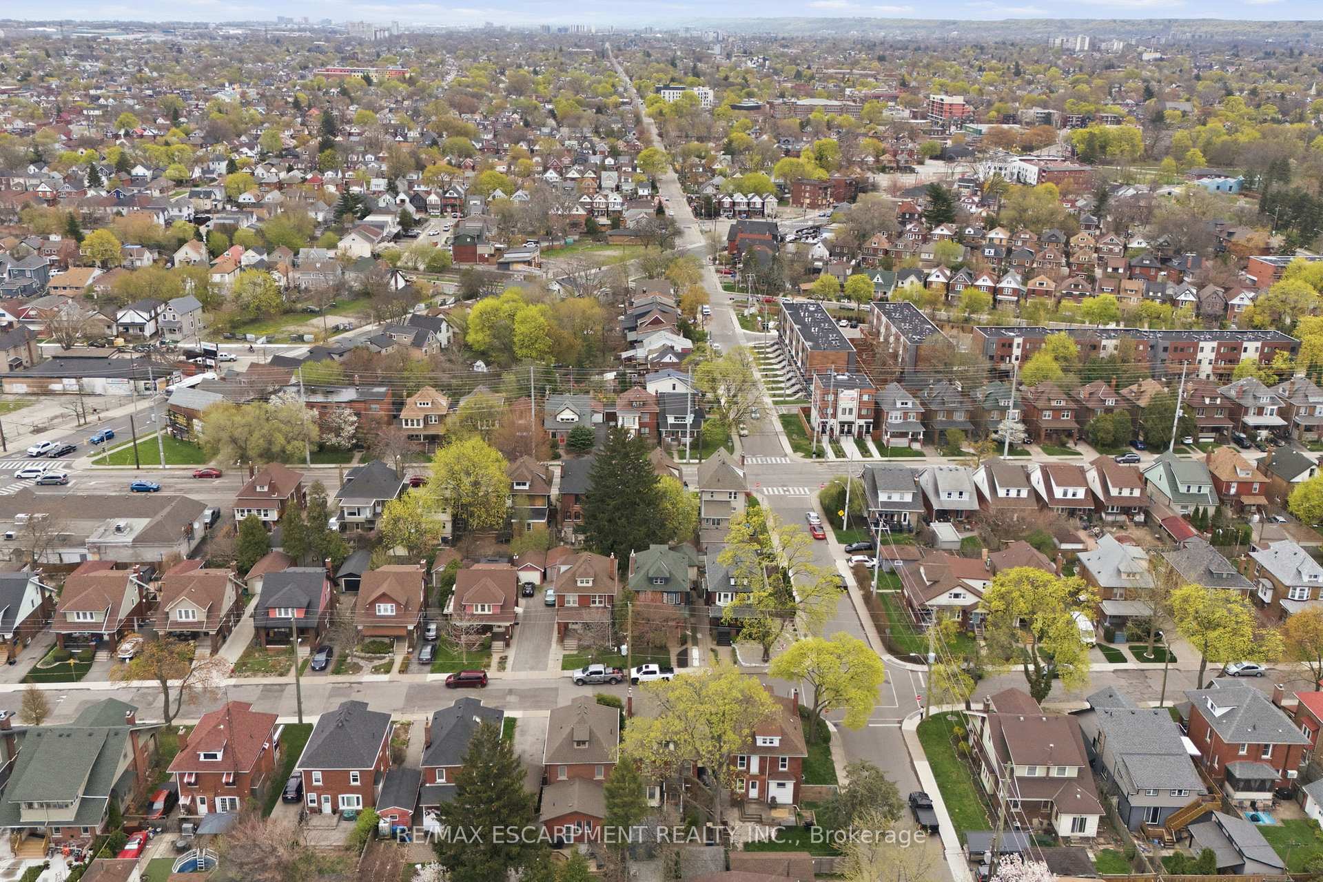 Photo 45 of 37 Connaught Avenue S, Hamilton, Stipley — HOMEH