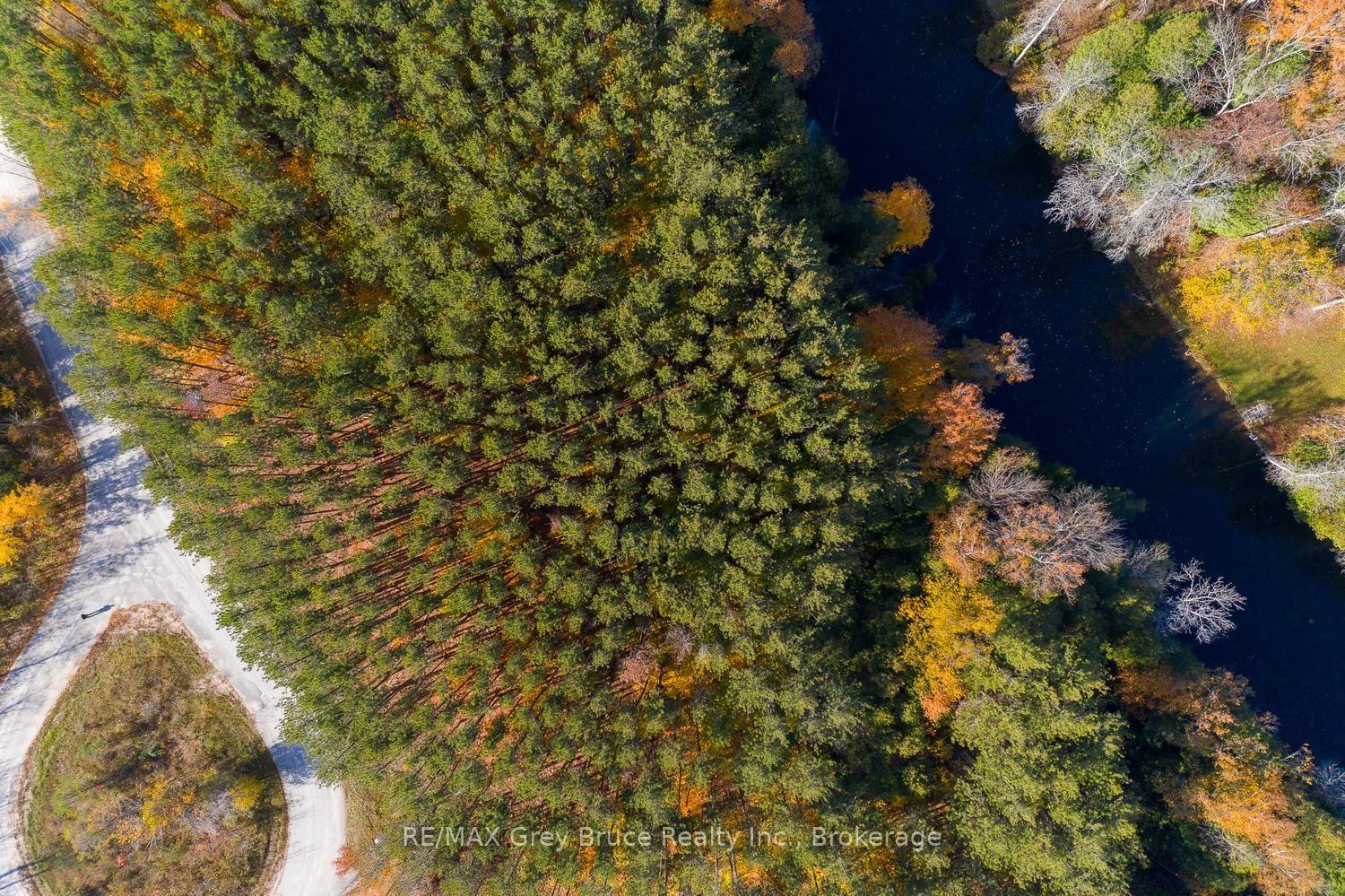 Photo 4 of 34 Riverside Place, South Bruce Peninsula — HOMEH