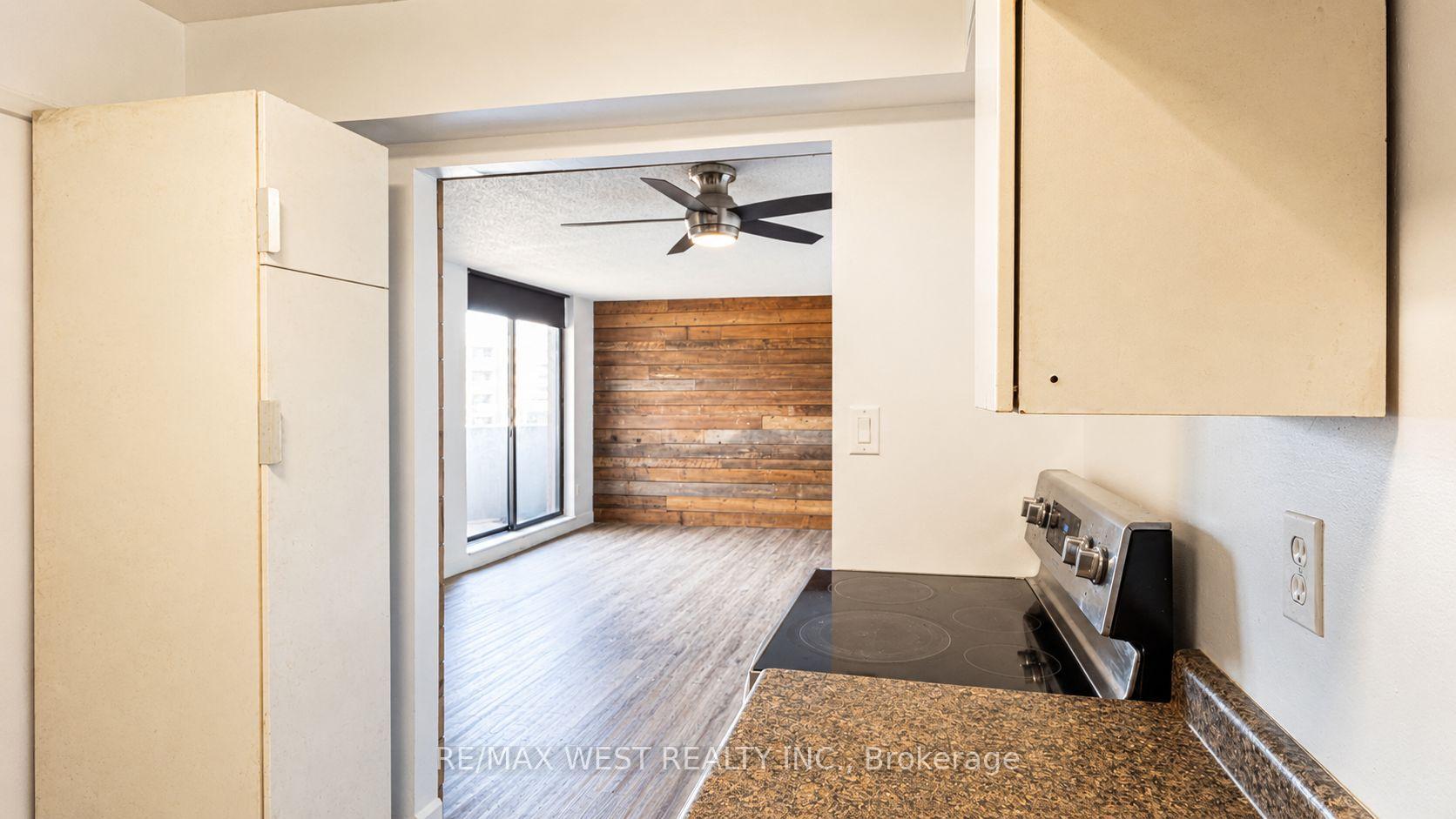 Photo 6 of Unit 406, 23 Main Street, Hamilton, Dundas — HOMEH