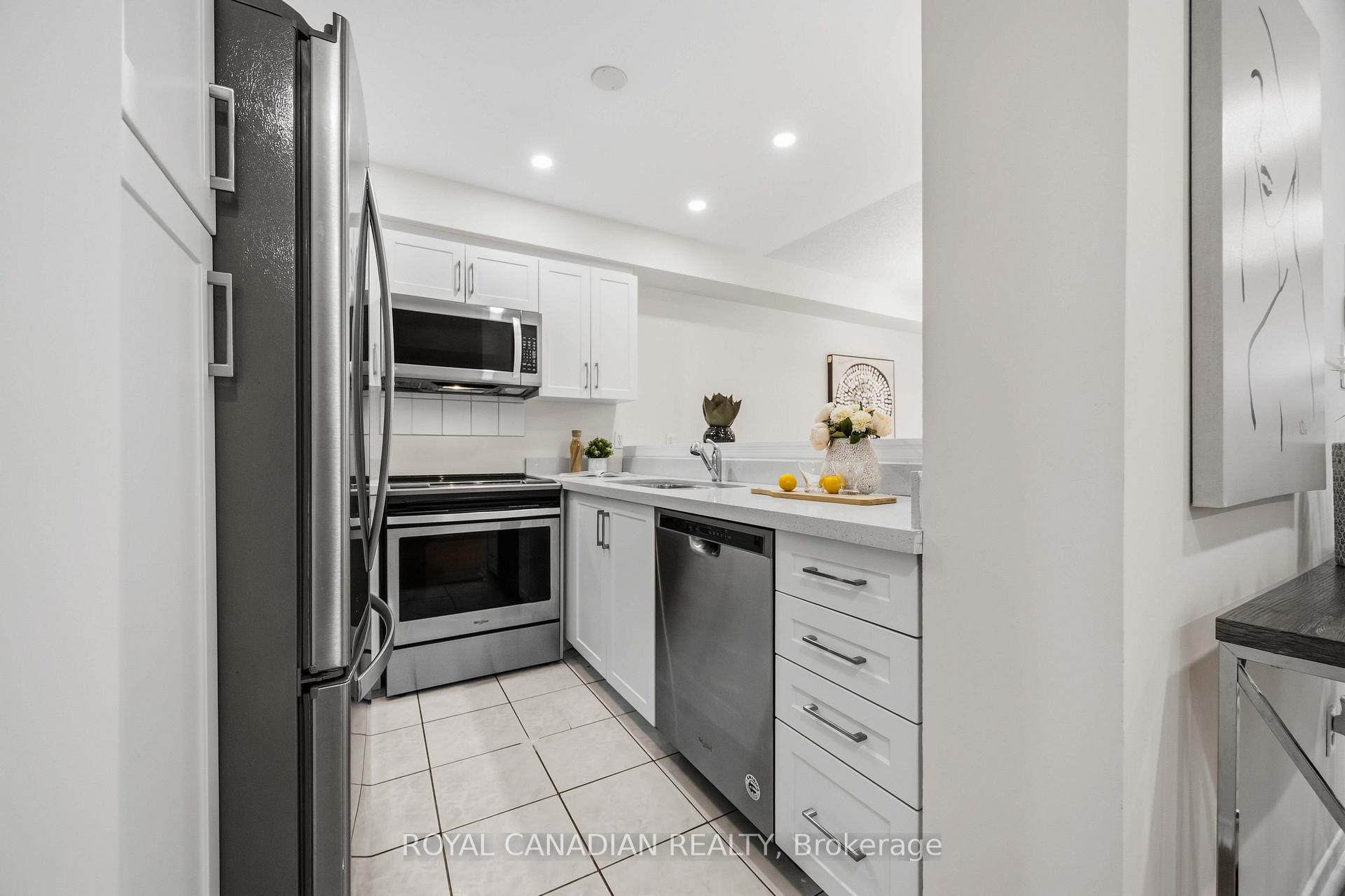 Photo 24 of 137 Stokely Crescent, Whitby, Downtown Whitby — HOMEH