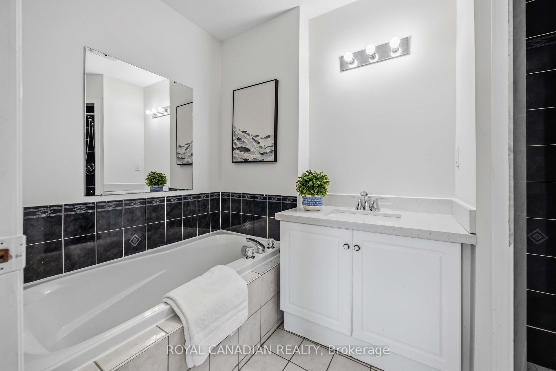Photo 30 of 137 Stokely Crescent, Whitby, Downtown Whitby — HOMEH