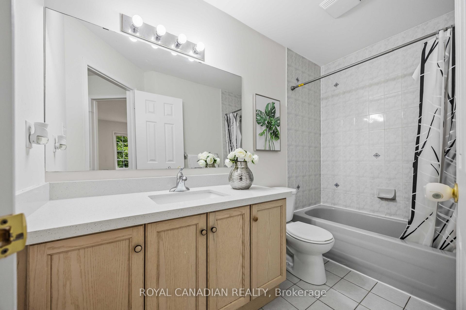 Photo 39 of 137 Stokely Crescent, Whitby, Downtown Whitby — HOMEH