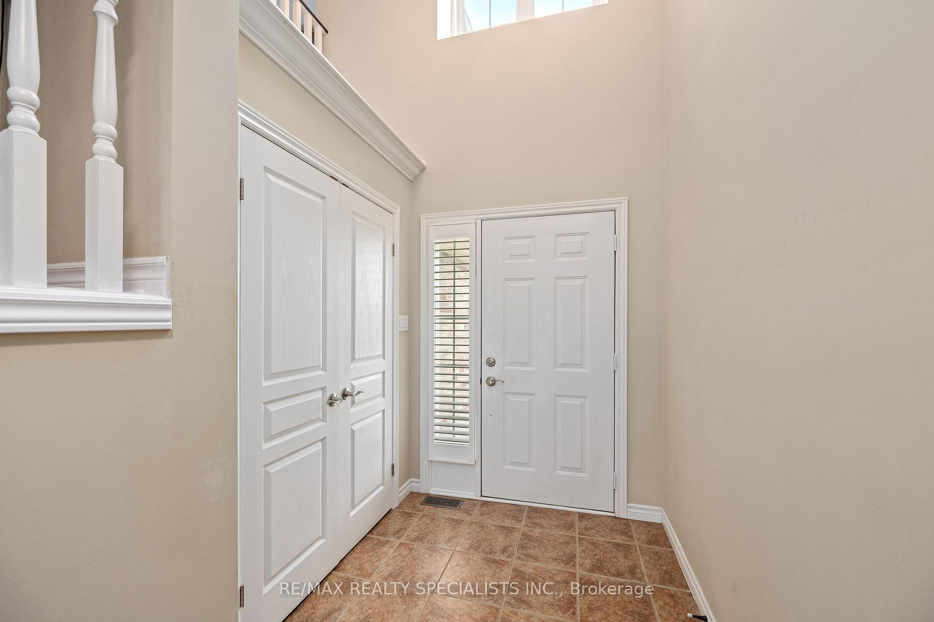 Photo 9 of 1865 Bayswater Crescent, London, North E — HOMEH