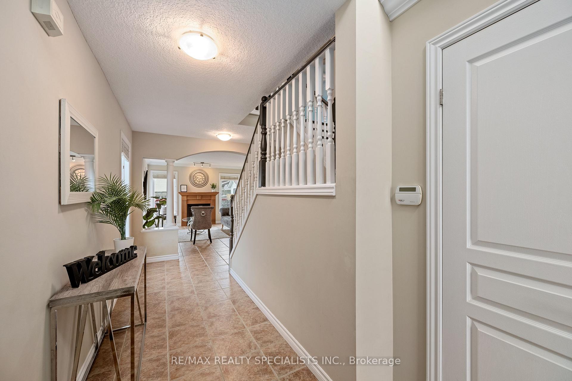 Photo 10 of 1865 Bayswater Crescent, London, North E — HOMEH