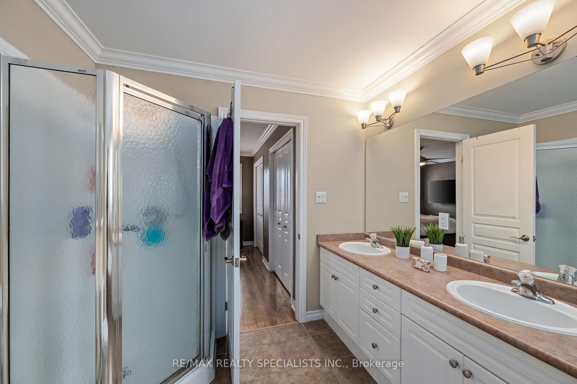 Photo 28 of 1865 Bayswater Crescent, London, North E — HOMEH