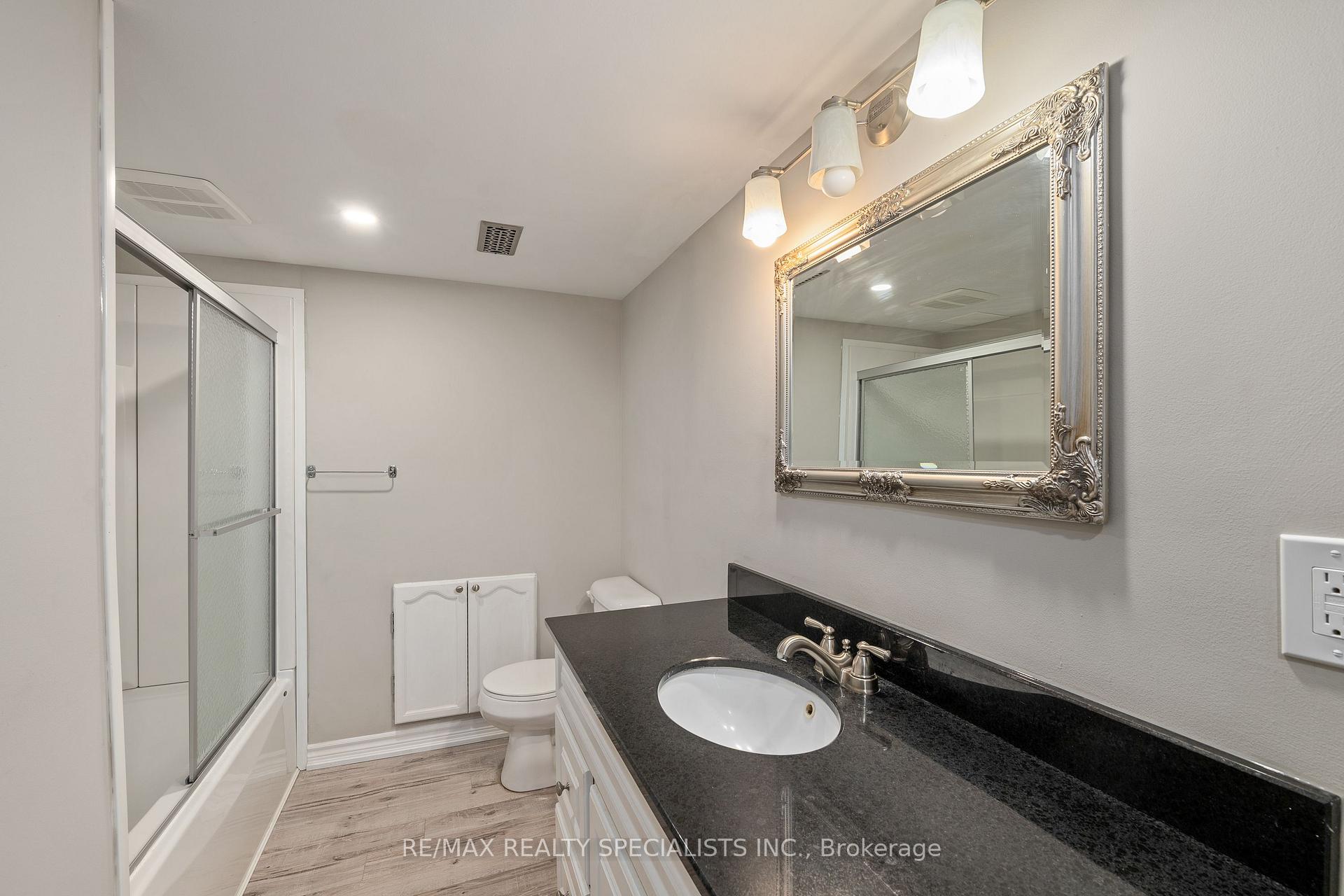 Photo 35 of 1865 Bayswater Crescent, London, North E — HOMEH