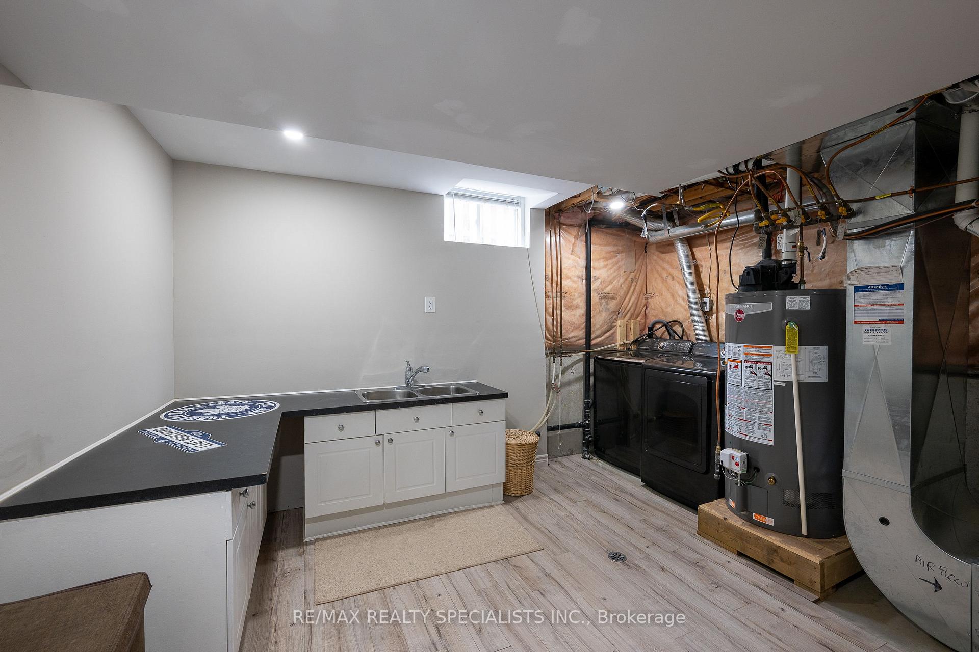 Photo 36 of 1865 Bayswater Crescent, London, North E — HOMEH