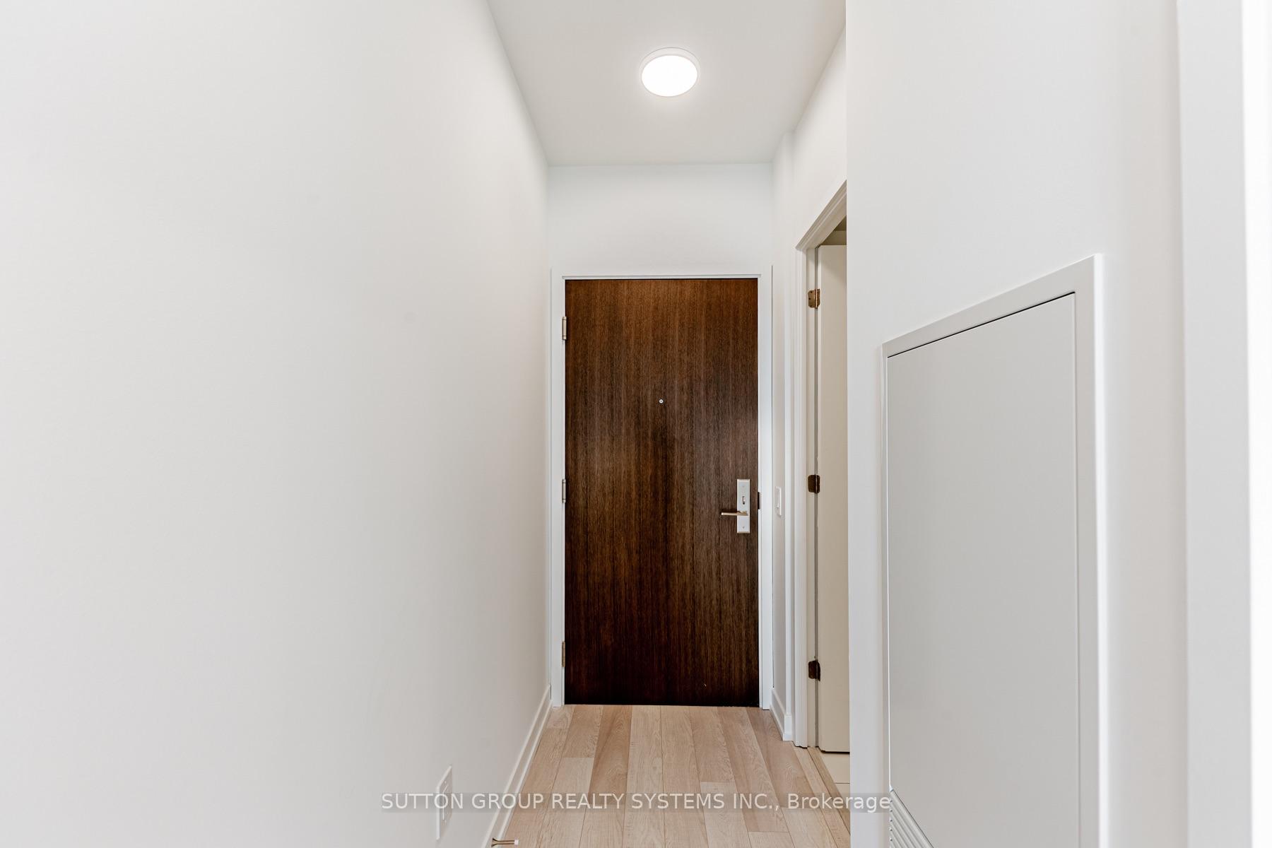 Photo 2 of 39 Roehampton Avenue, Toronto, Mount Pleasant West — HOMEH