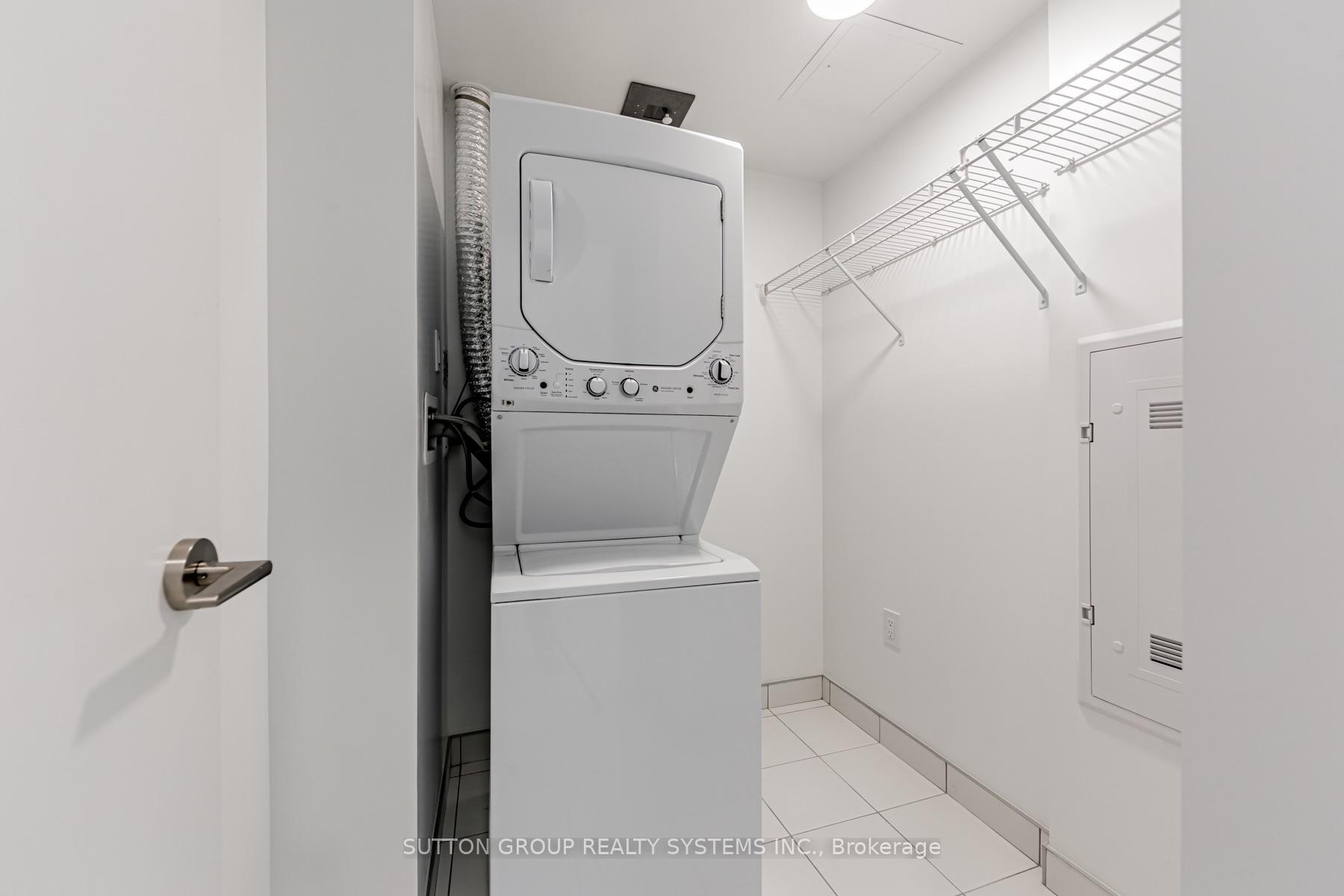 Photo 16 of 39 Roehampton Avenue, Toronto, Mount Pleasant West — HOMEH