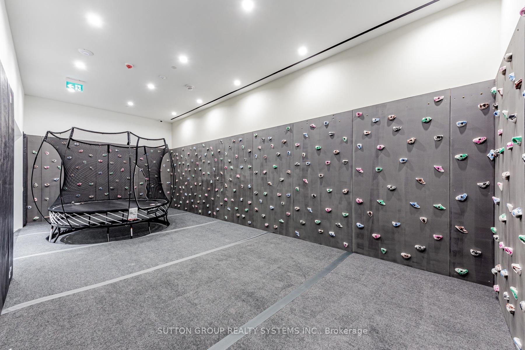 Photo 25 of 39 Roehampton Avenue, Toronto, Mount Pleasant West — HOMEH