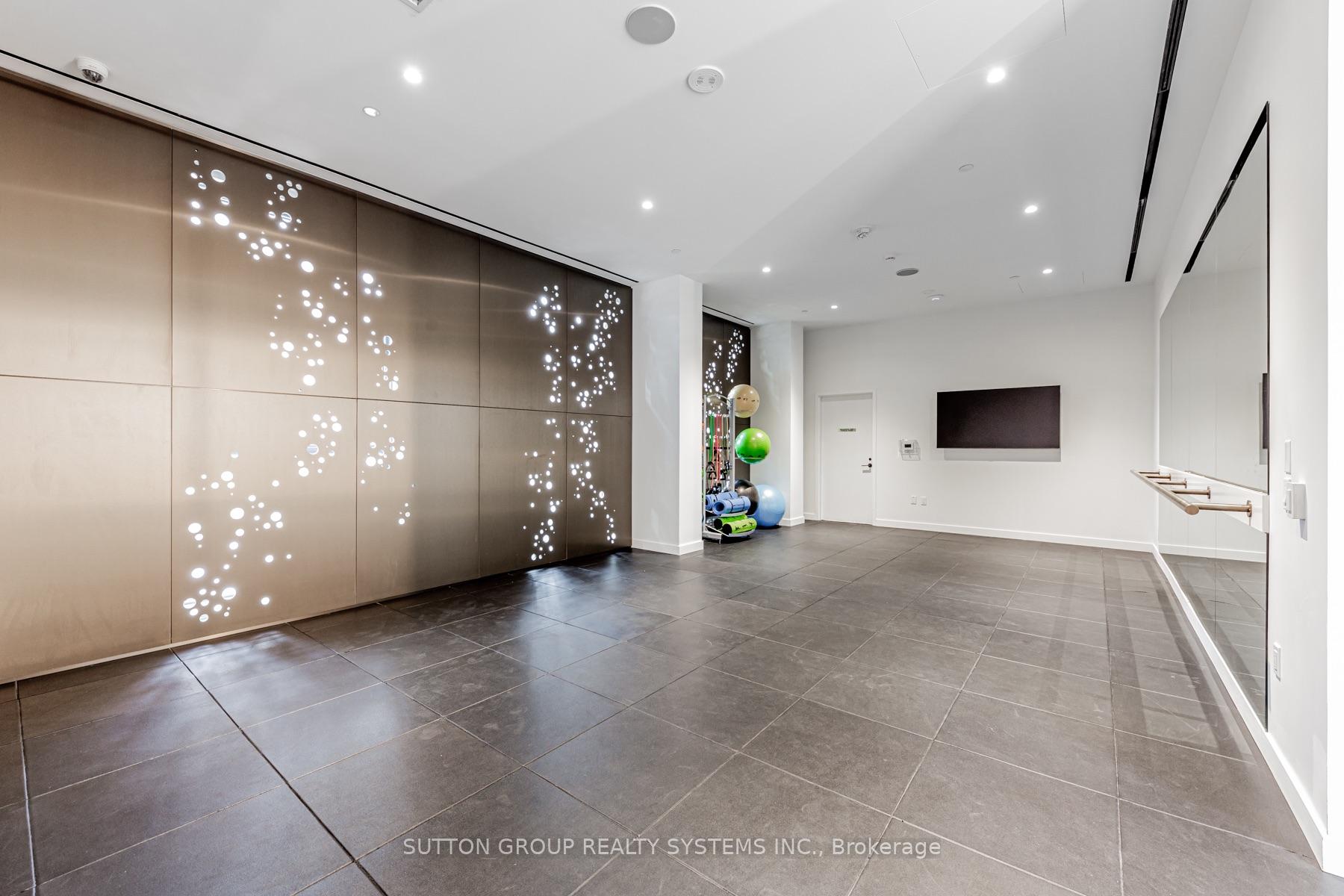 Photo 26 of 39 Roehampton Avenue, Toronto, Mount Pleasant West — HOMEH