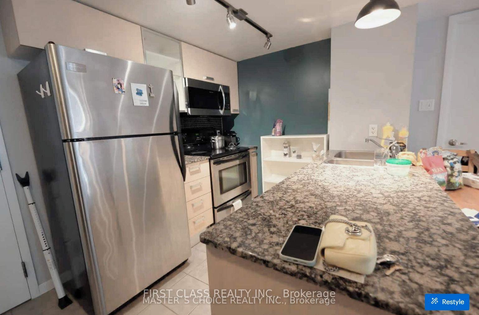 Photo 2 of Unit 709, 37 Grosvenor Street, Toronto, Bay Street Corridor — HOMEH