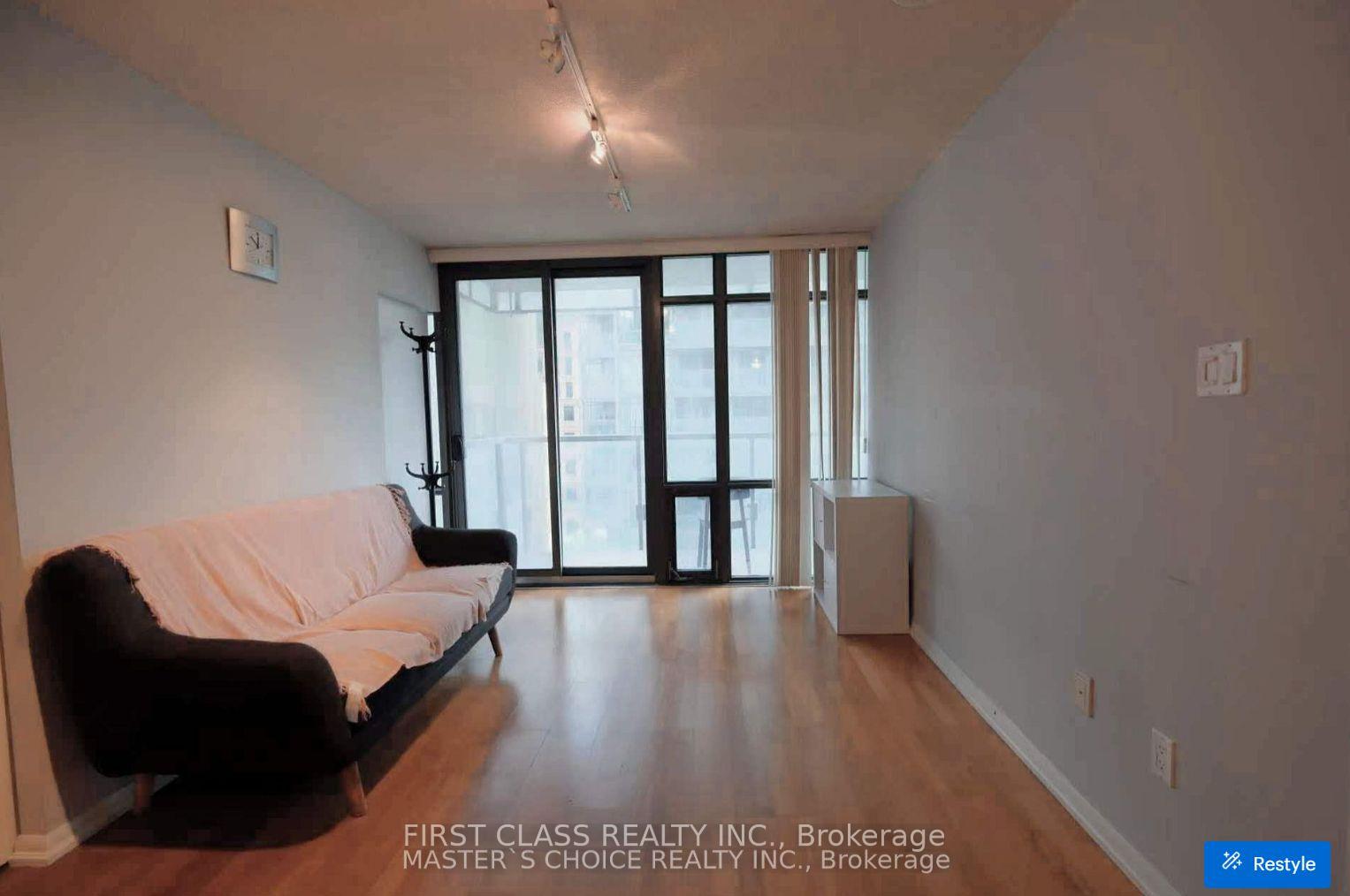 Photo 3 of Unit 709, 37 Grosvenor Street, Toronto, Bay Street Corridor — HOMEH