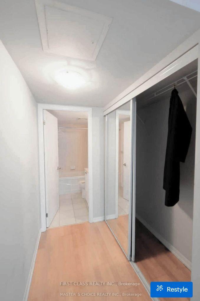 Photo 4 of Unit 709, 37 Grosvenor Street, Toronto, Bay Street Corridor — HOMEH