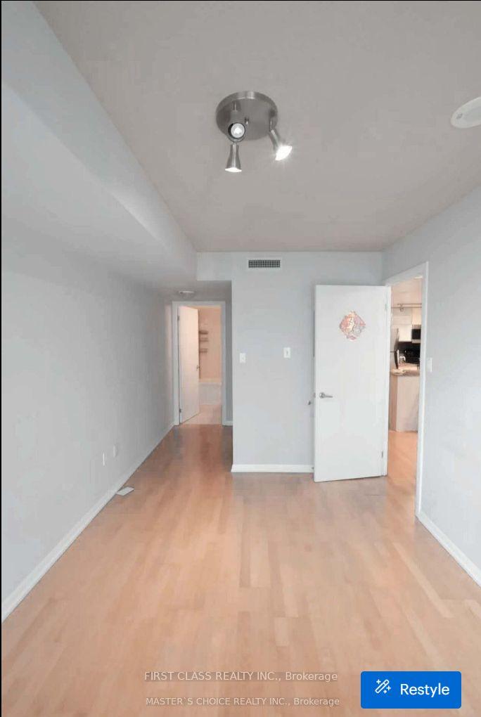 Photo 5 of Unit 709, 37 Grosvenor Street, Toronto, Bay Street Corridor — HOMEH