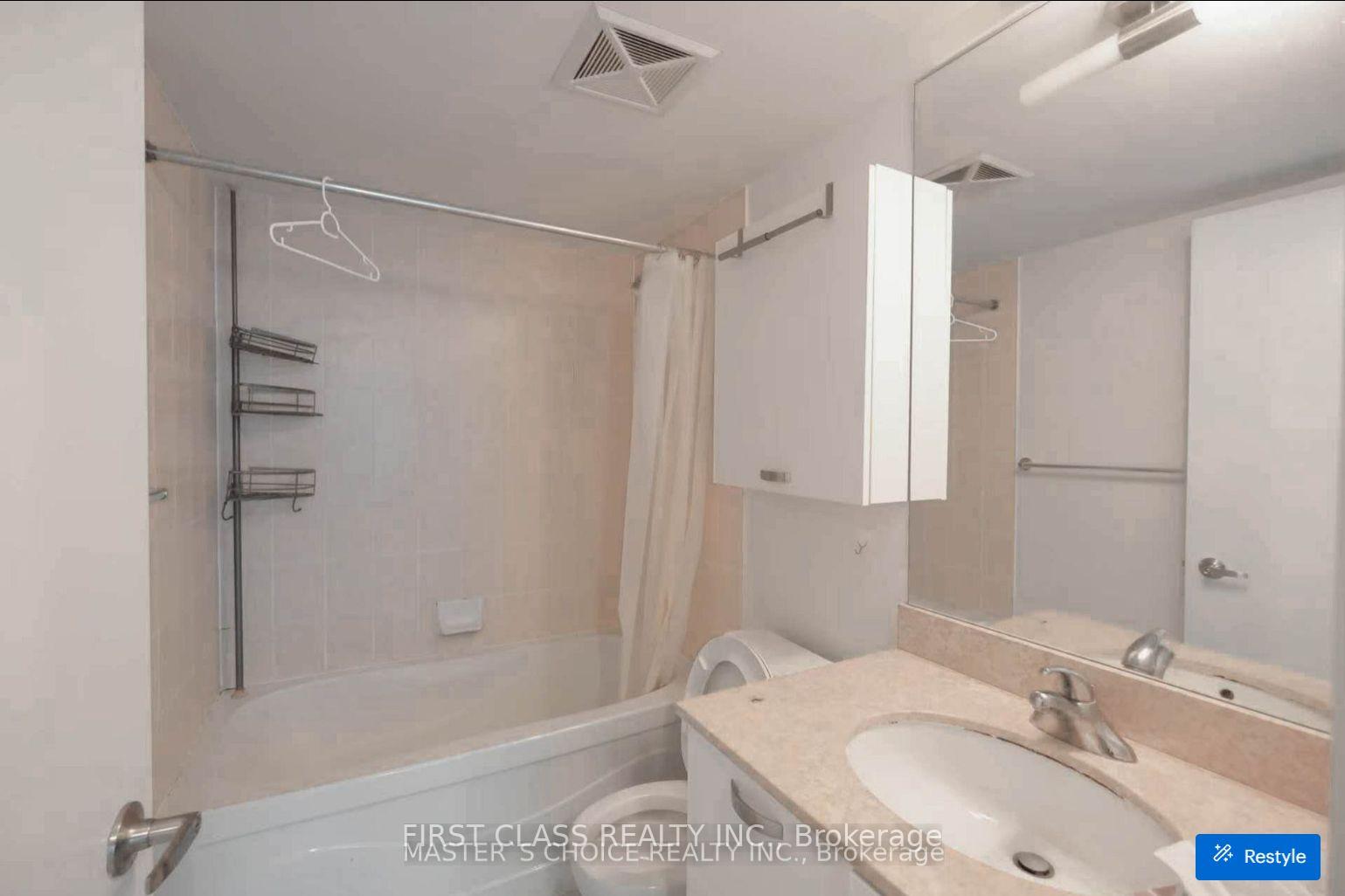 Photo 6 of Unit 709, 37 Grosvenor Street, Toronto, Bay Street Corridor — HOMEH